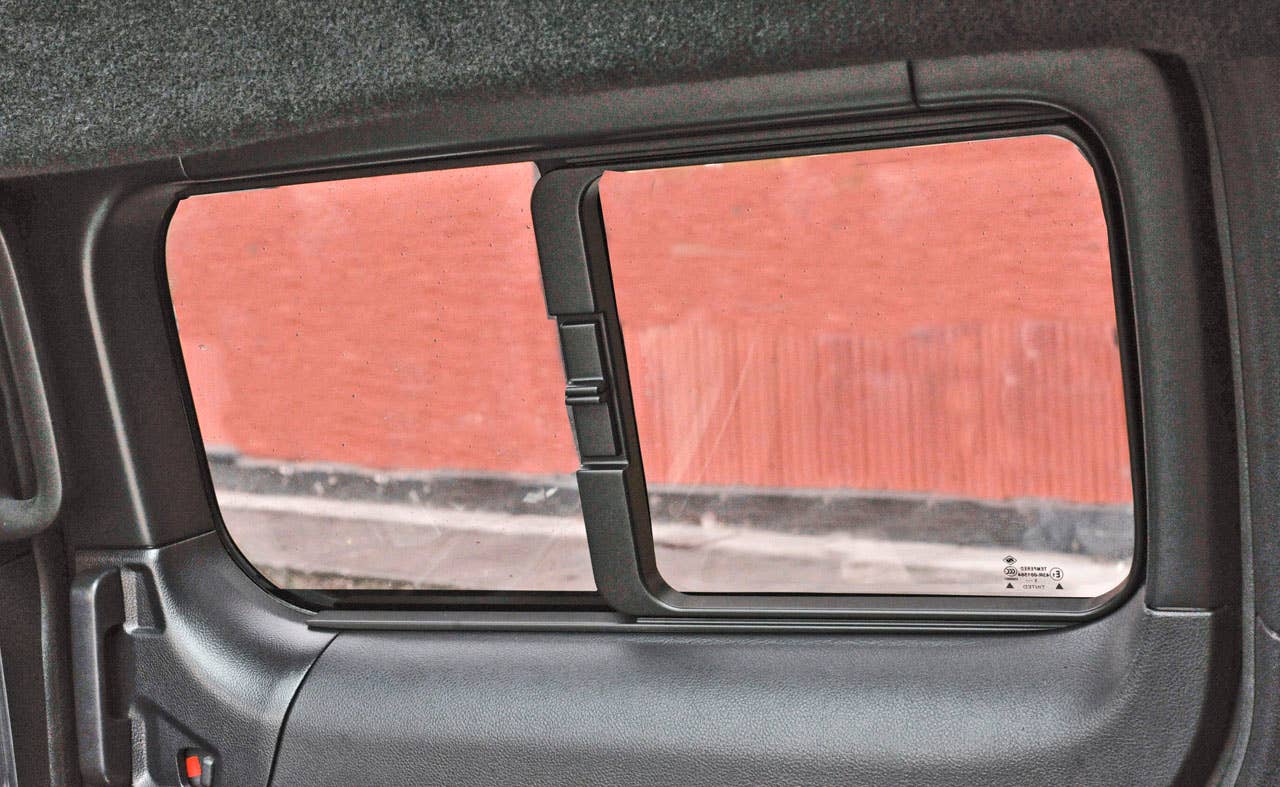 2014 Nissan NV200 Taxi  - Sliding Window