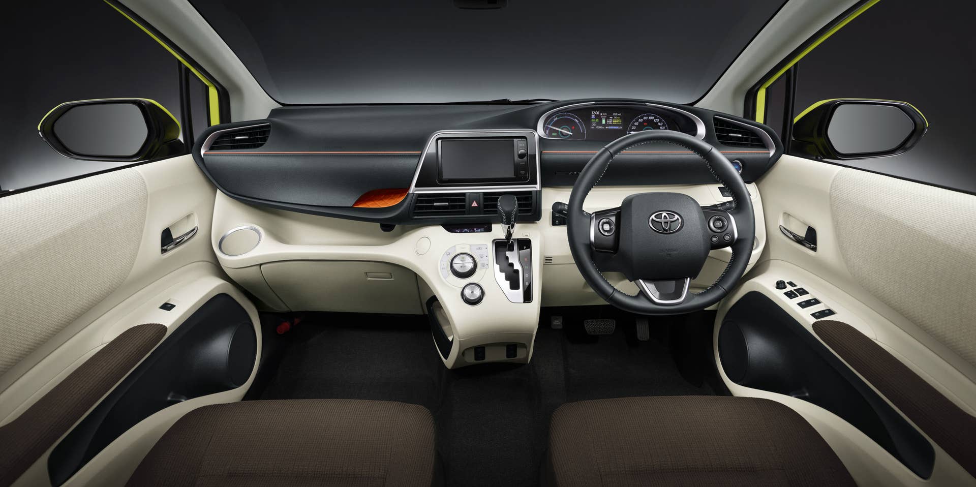 toyota sienta interior