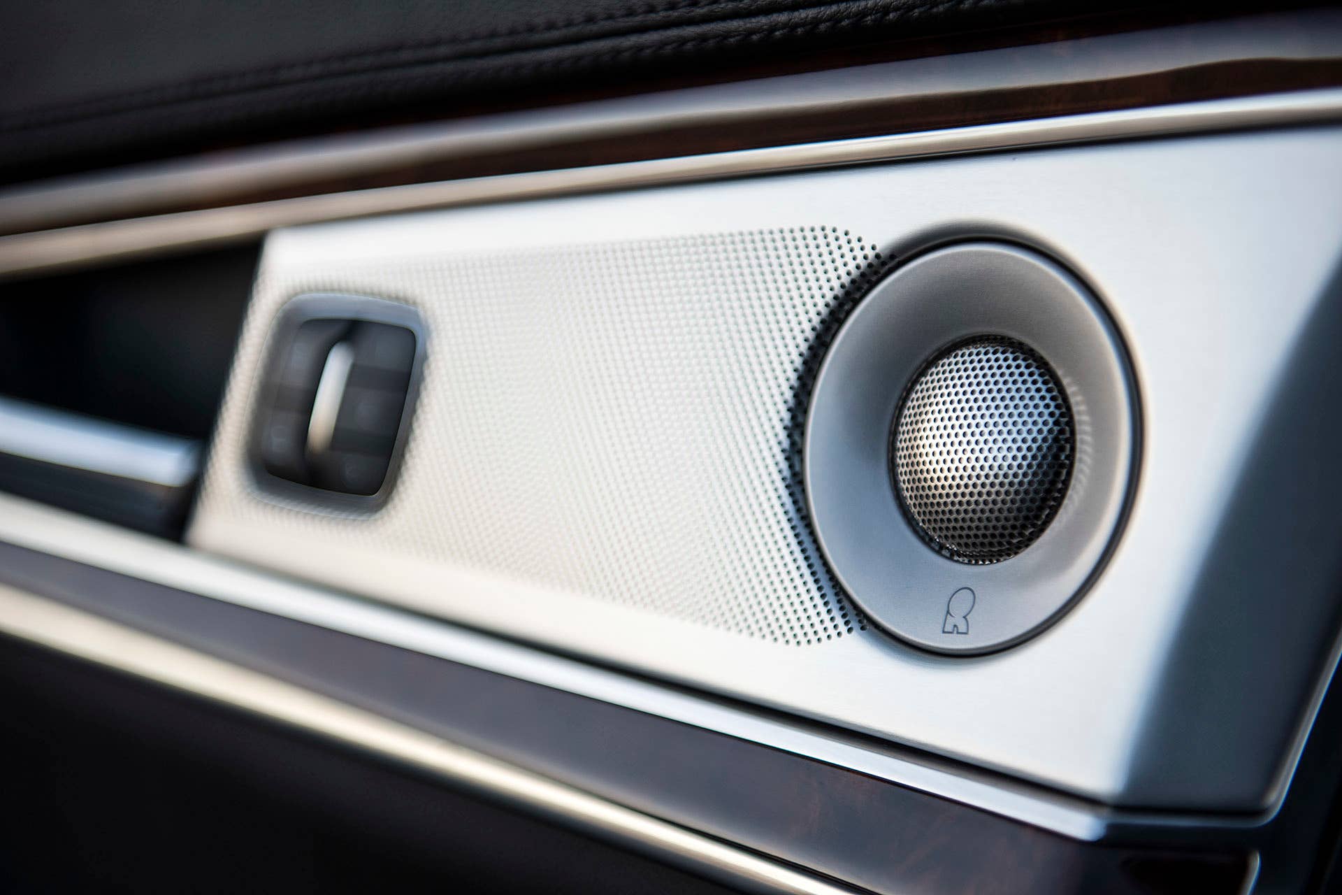 2016 Lincoln MKX door speaker