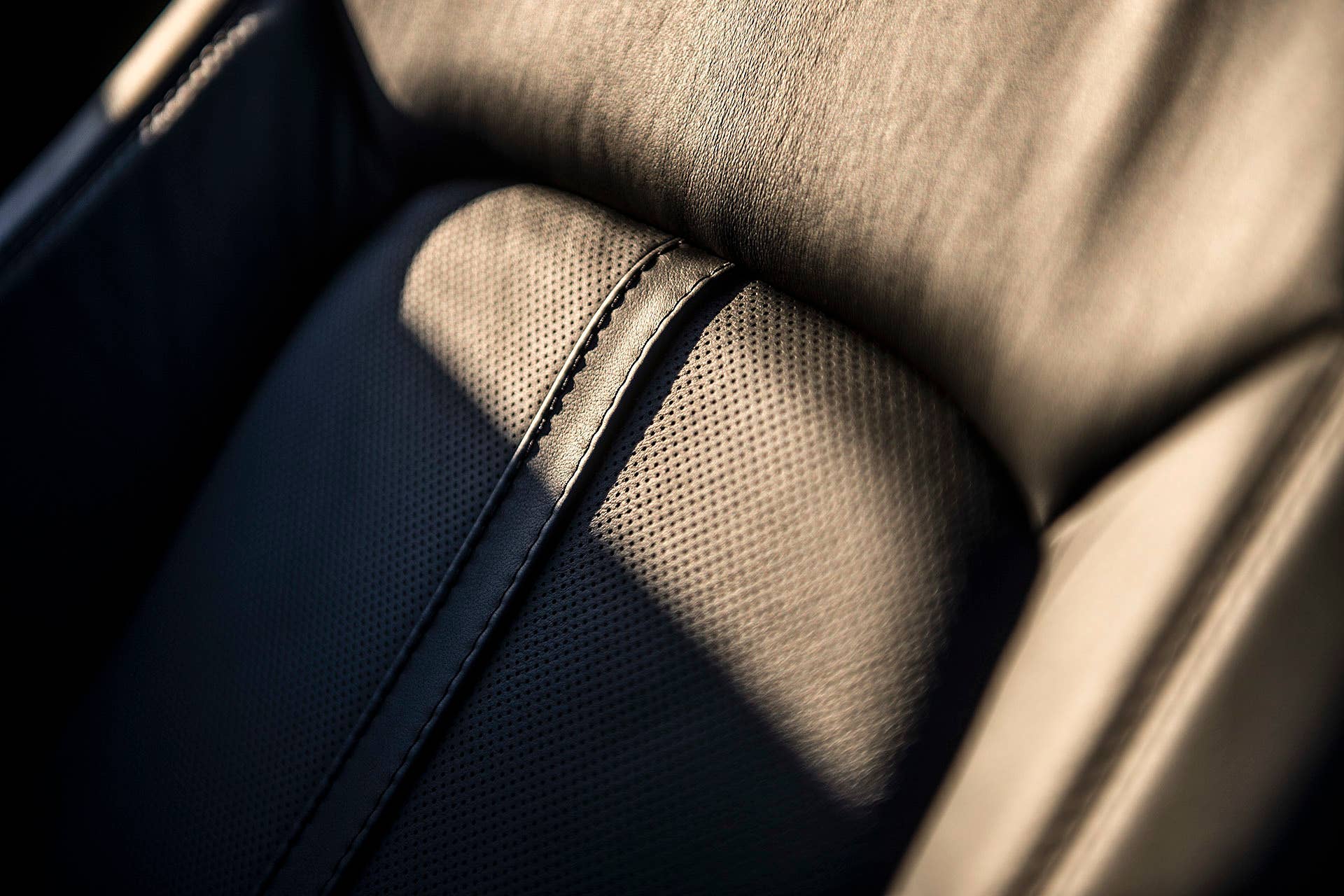 2016 Lincoln MKX seat detail