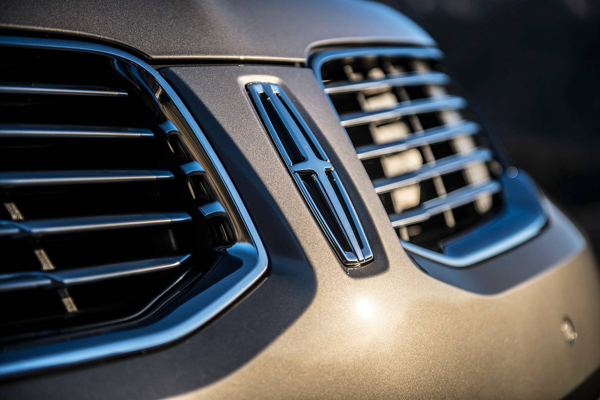 2016 Lincoln MKX badge