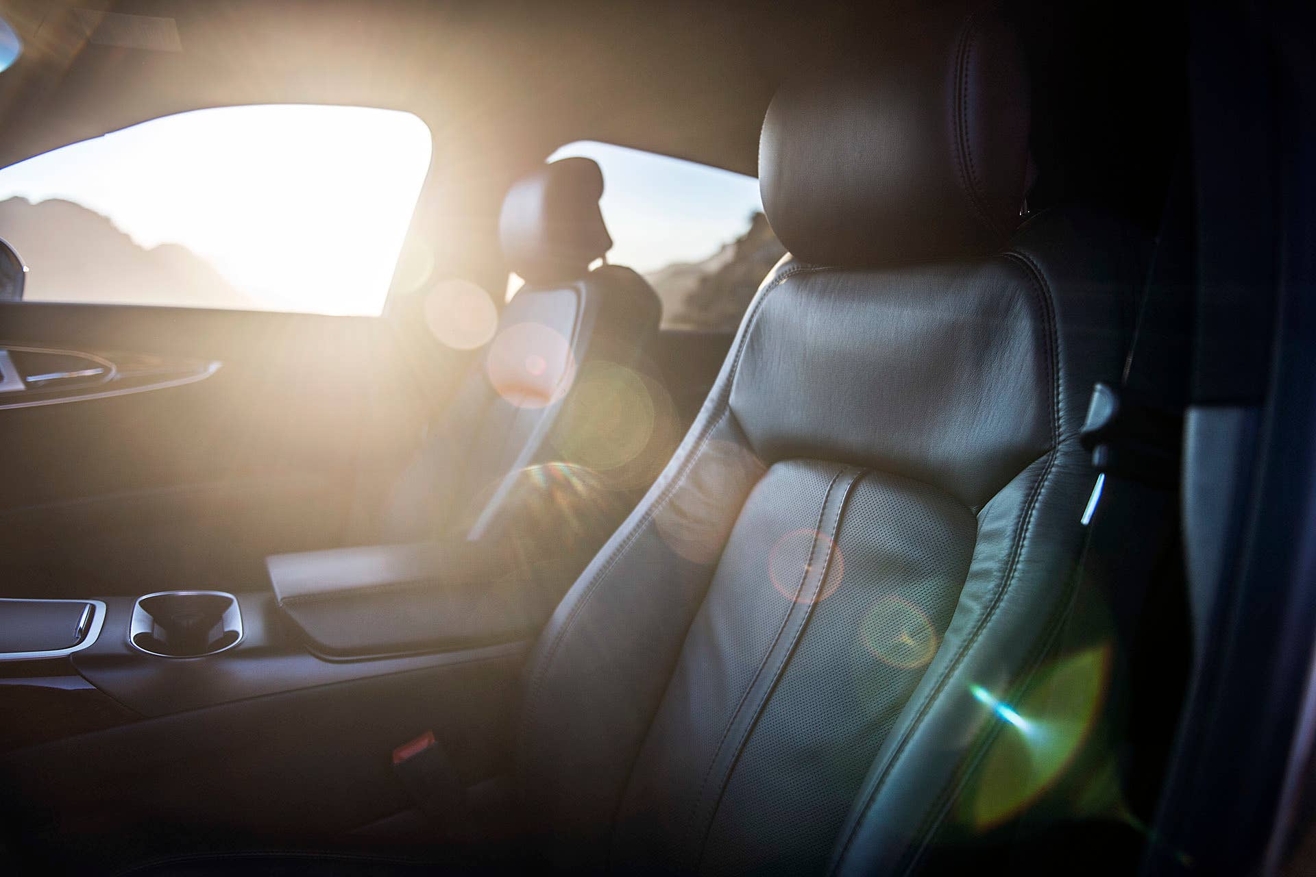 2016 Lincoln MKX front seats