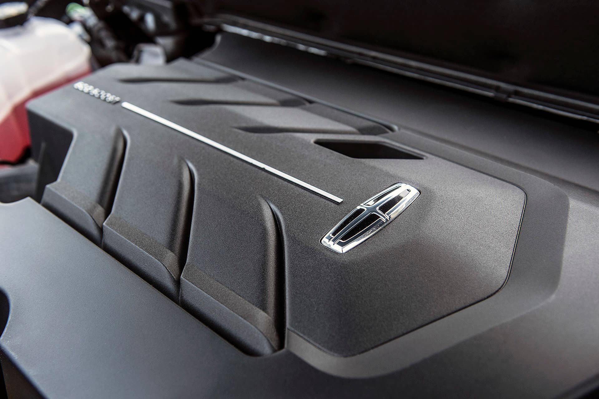 2016 Lincoln MKX engine detail