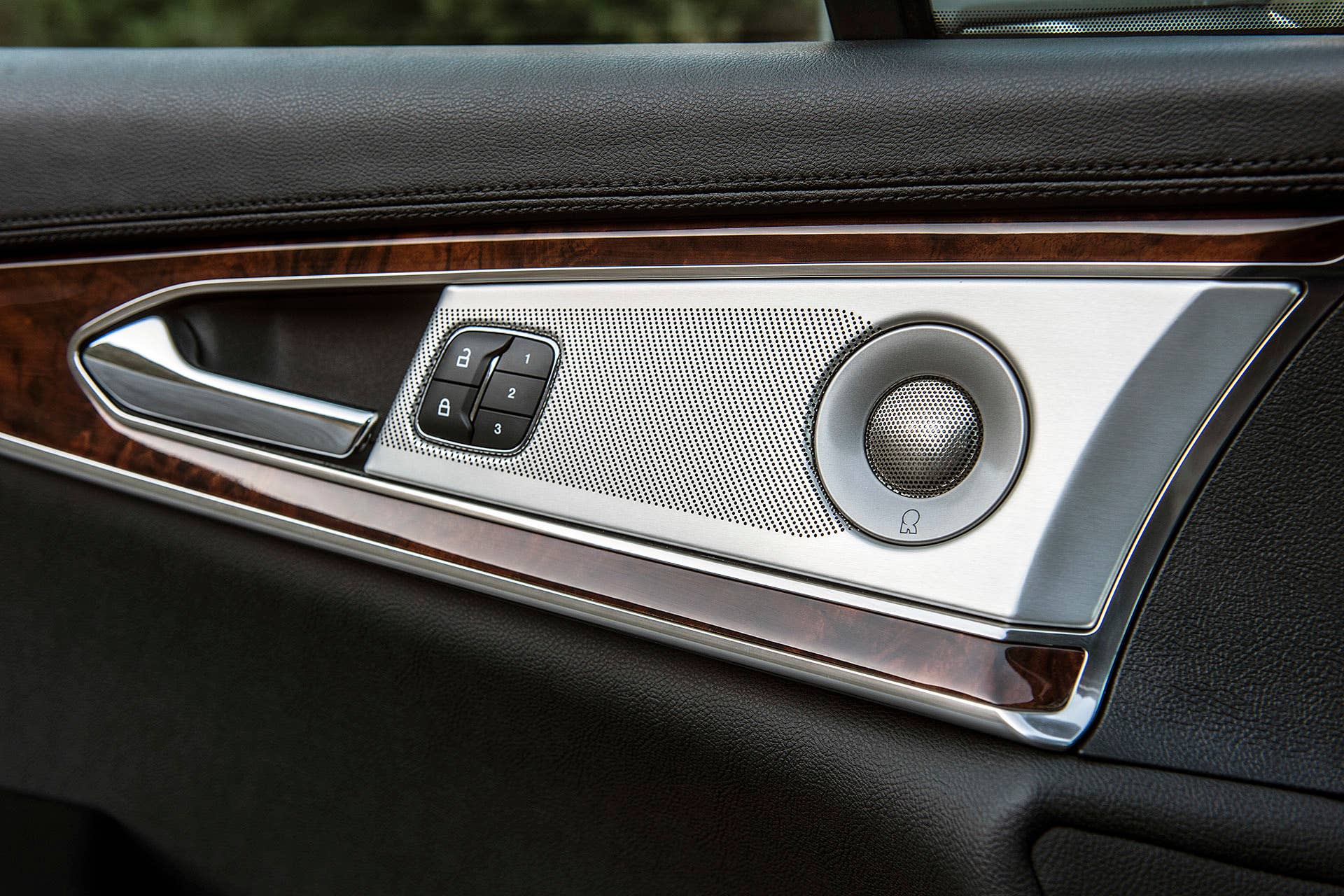 2016 Lincoln MKX door speaker