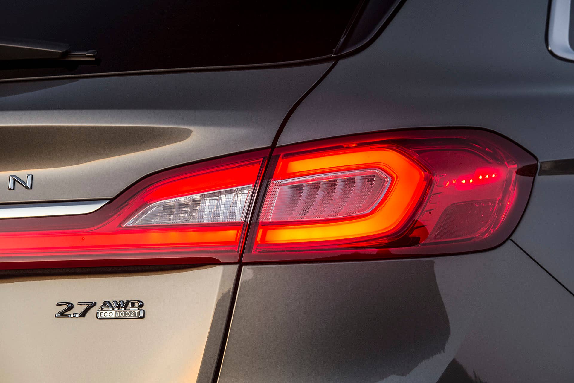 2016 Lincoln MKX taillight