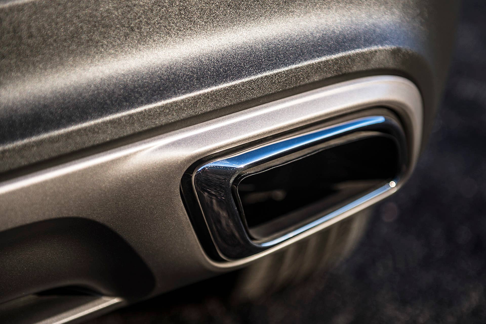2016 Lincoln MKX exhaust tip