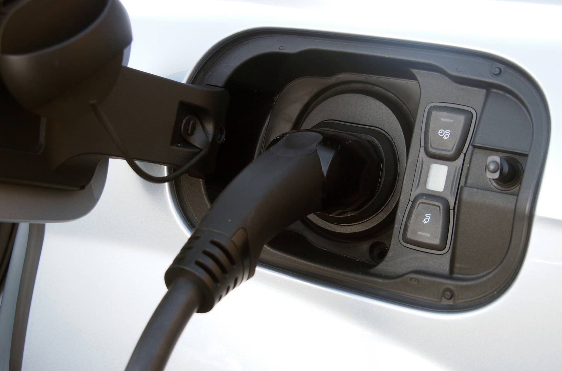 Audi Q7 E-Tron EV charging