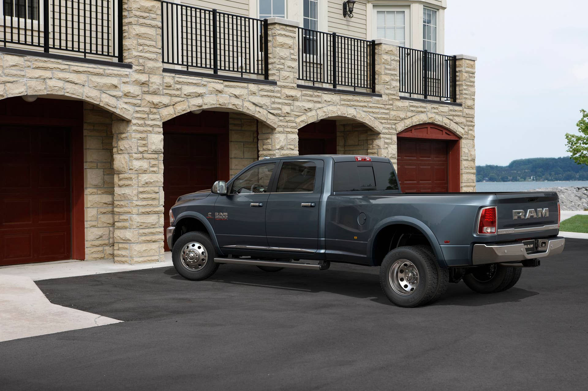 blue 2016 ram 2500 heavy duty rear end