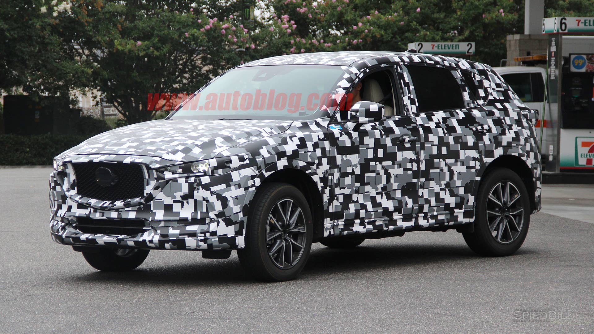 2018 Mazda CX-5 front 3/4 3