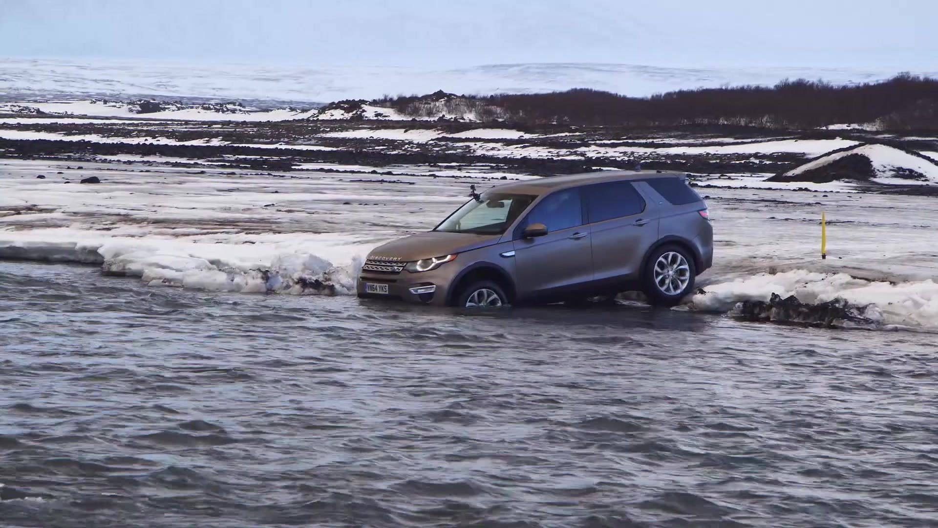 2015 Land Rover Discovery in Iceland | On Location