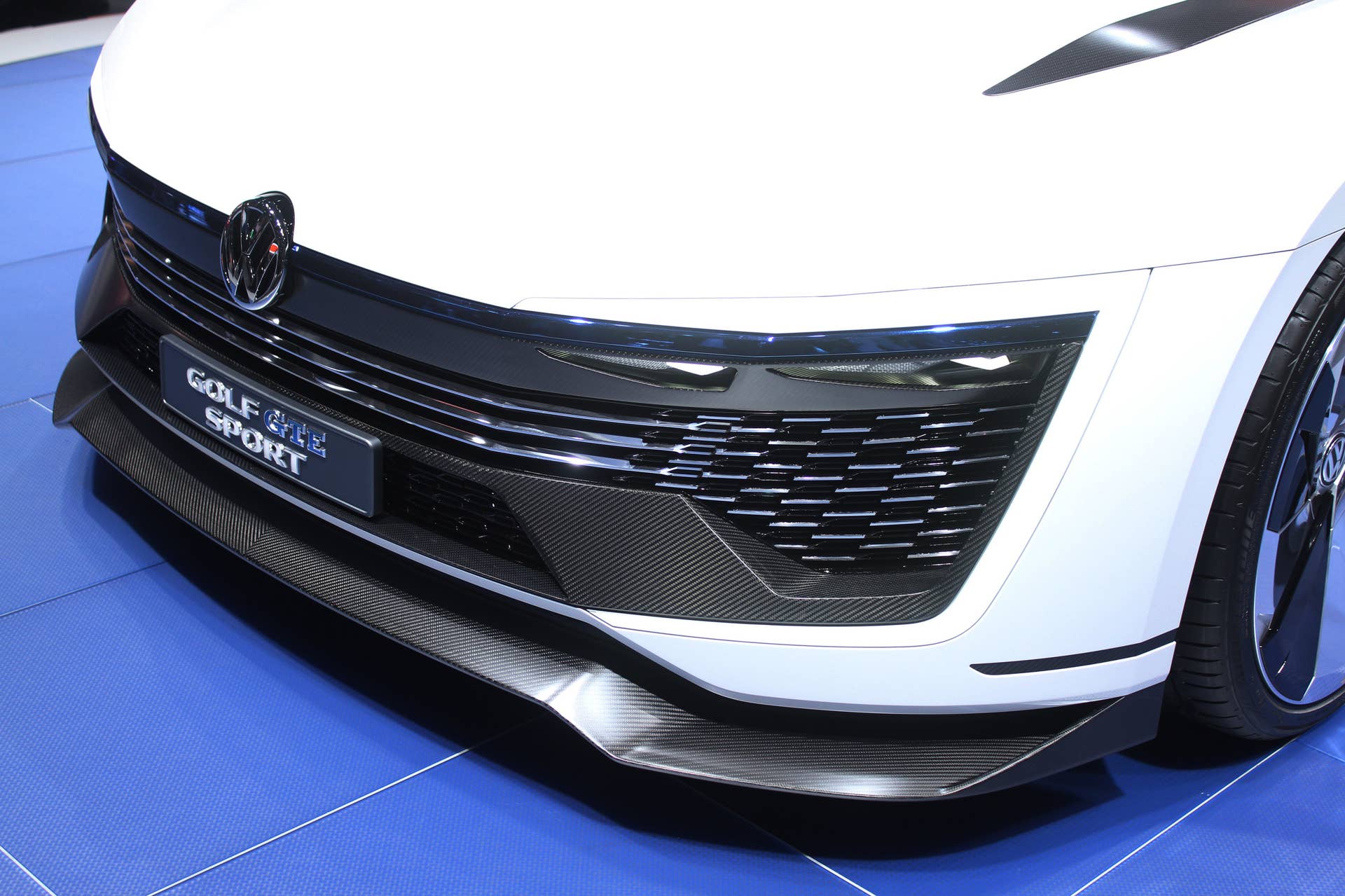 The Volkswagen Golf GTE Sport concept showed off at the 2015 Frankfurt Motor Show, front fascia.