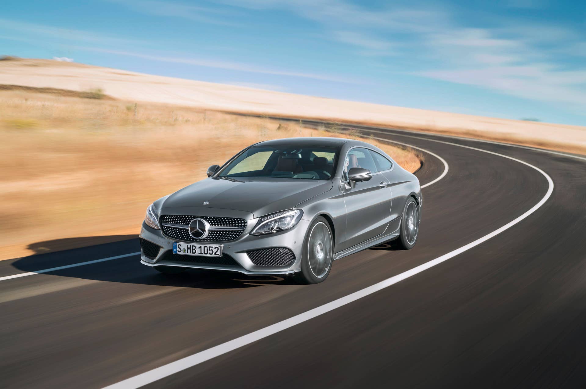action movement c300 c-class mercedes coupe