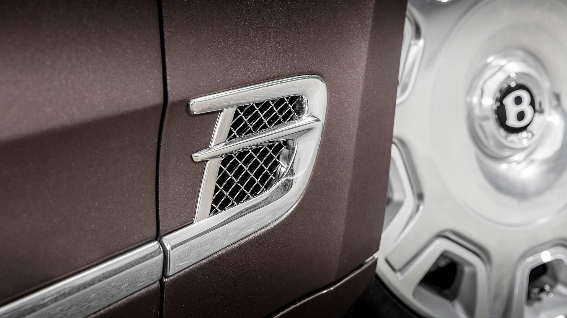 2017 Bentley Mulsanne side trim