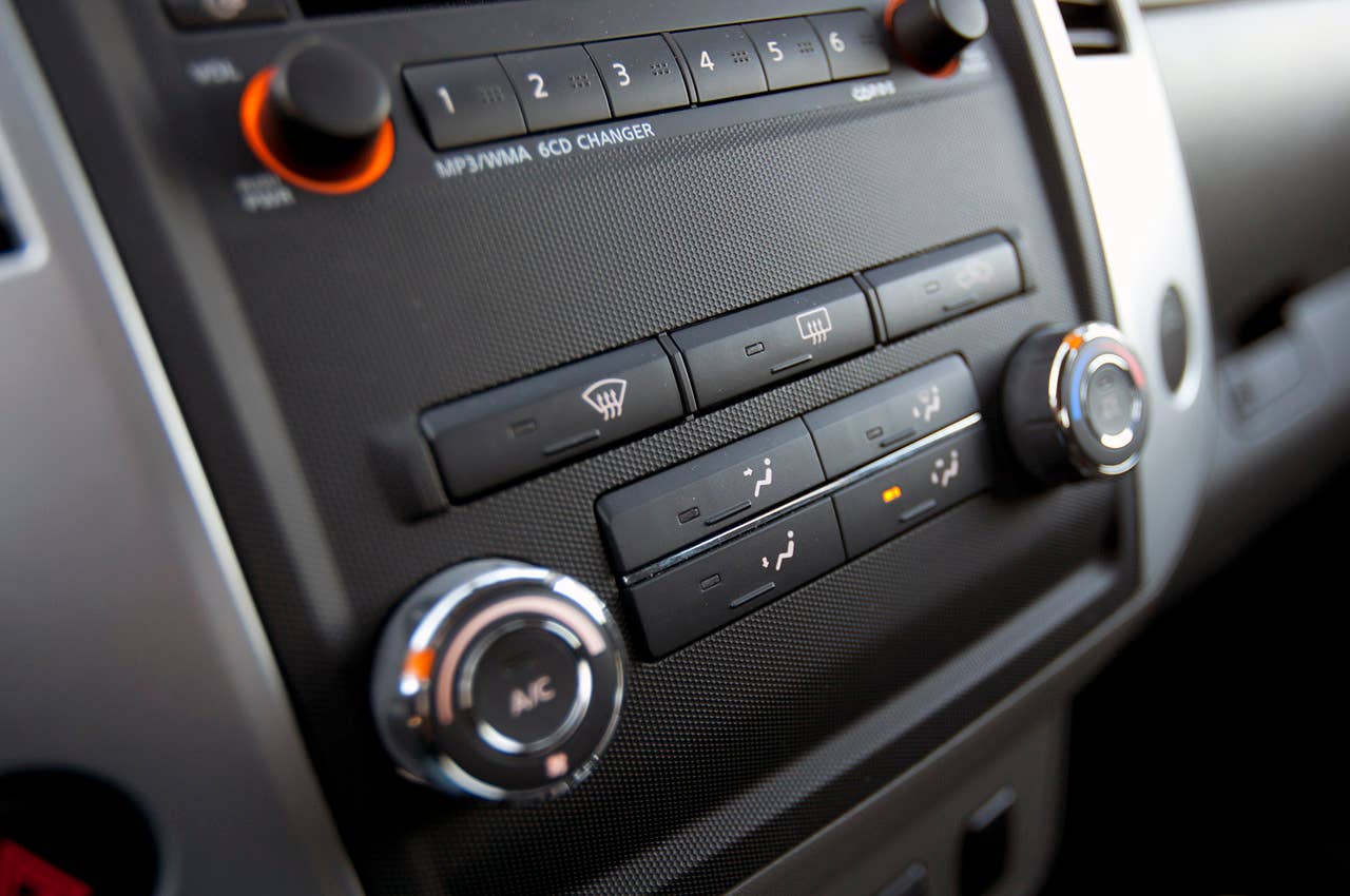 2012 Nissan Frontier Crew Cab 4x4 climate controls