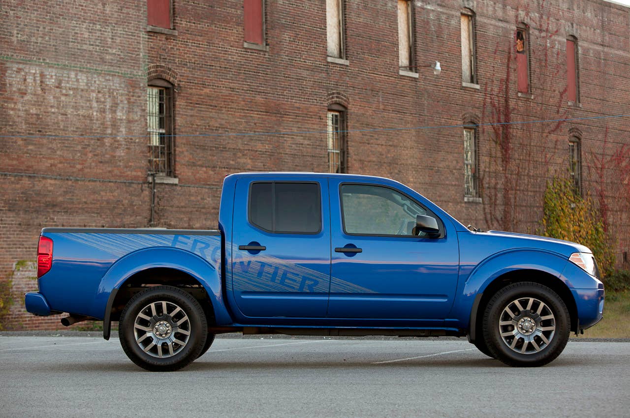 2012 Nissan Frontier Crew Cab 4x4 side view