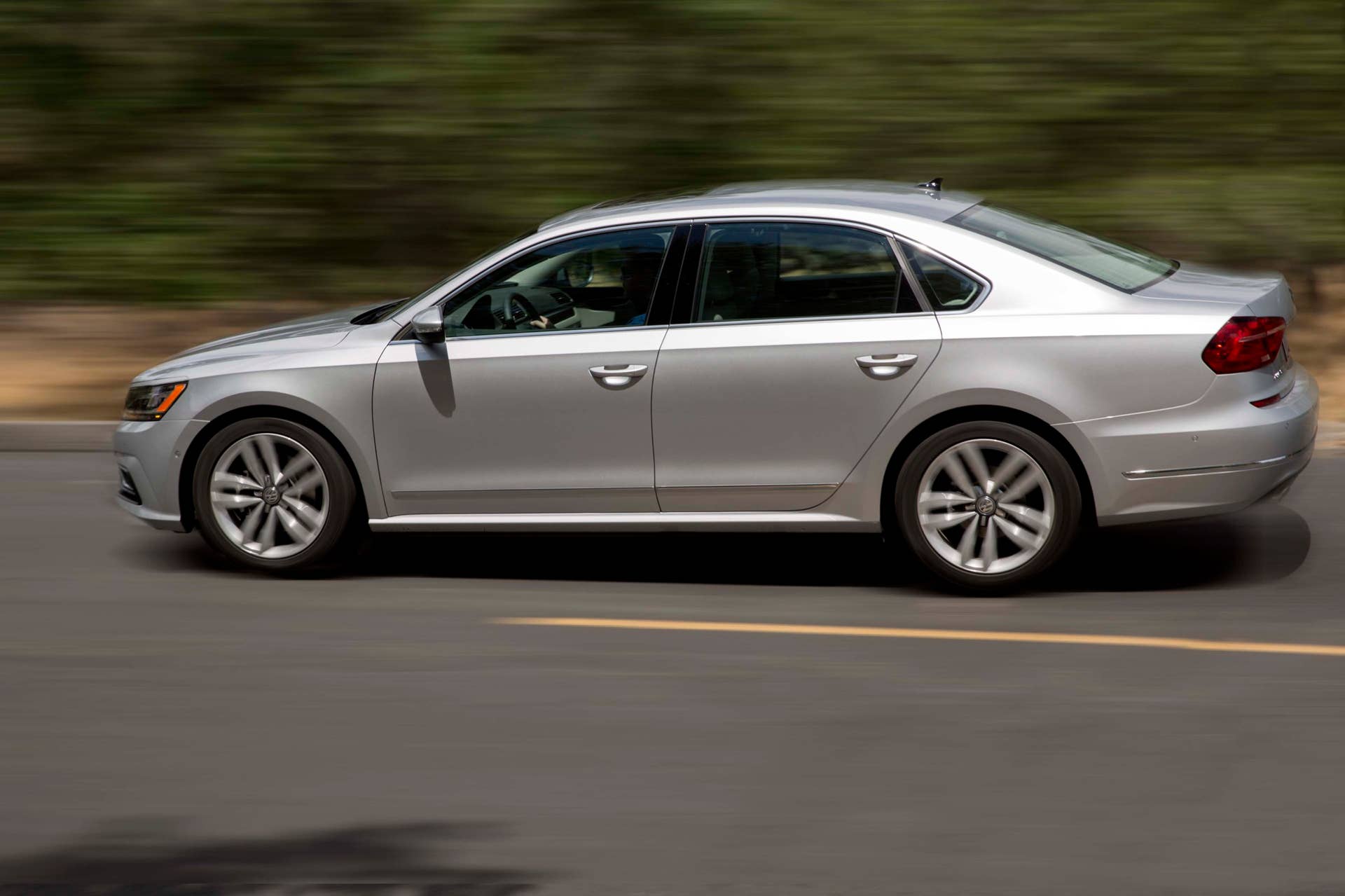 vw passat side