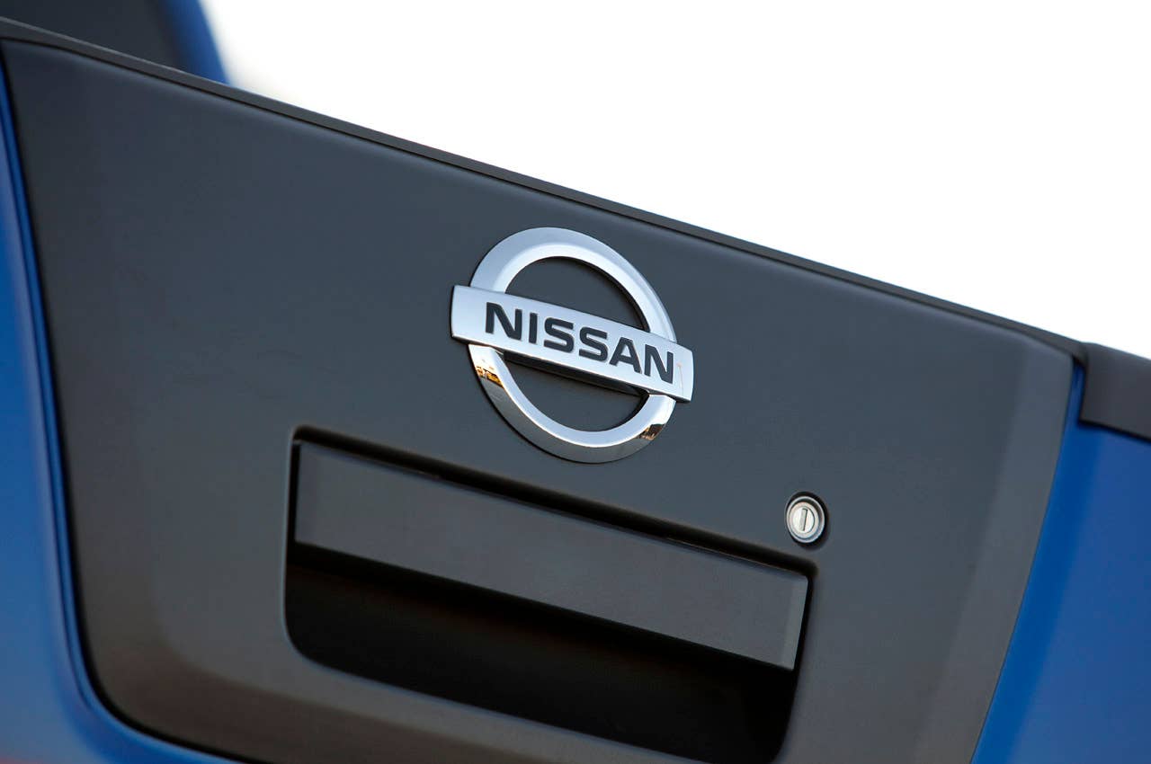 2012 Nissan Frontier Crew Cab 4x4 logo
