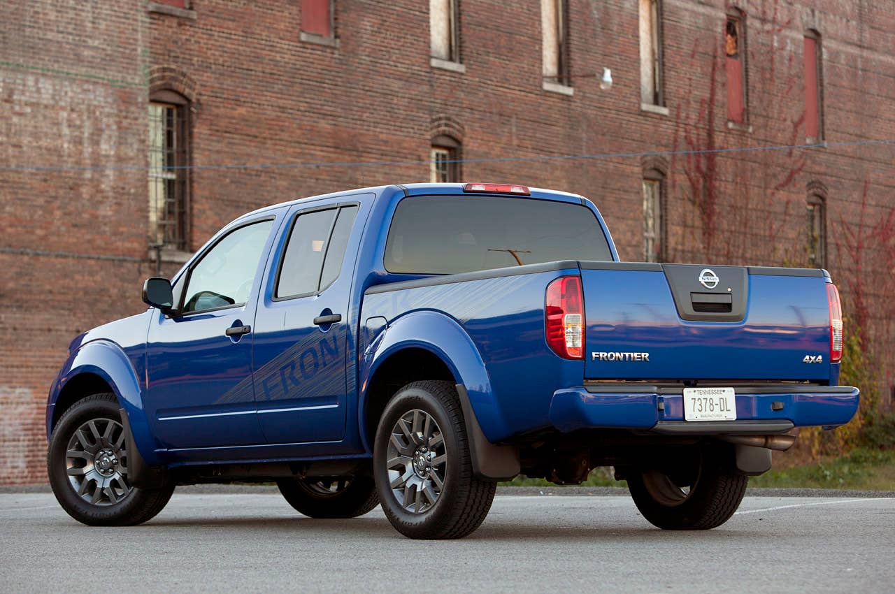 2012 Nissan Frontier Crew Cab 4x4 rear 3/4 view