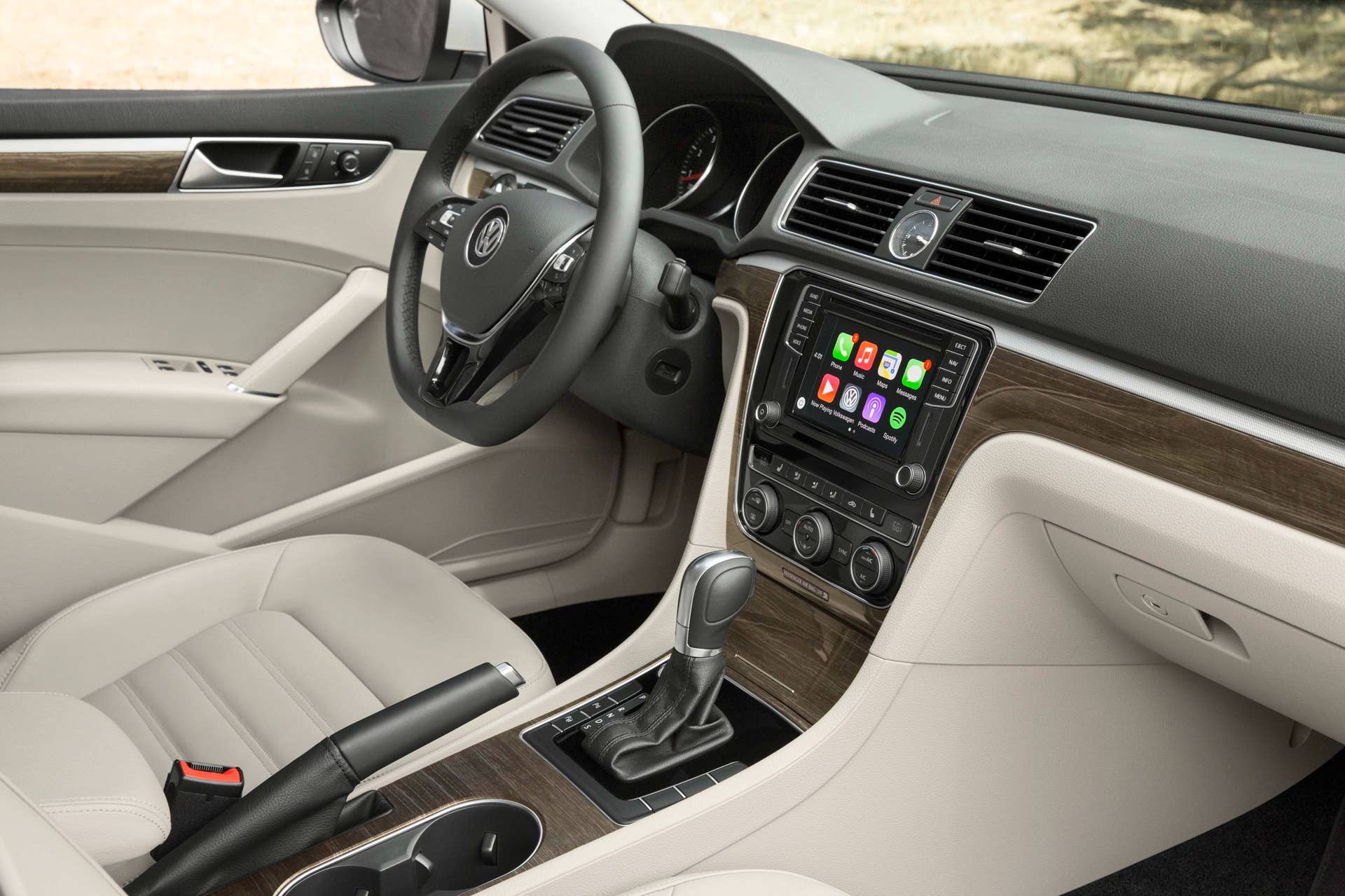2016 volkswagen passat interior