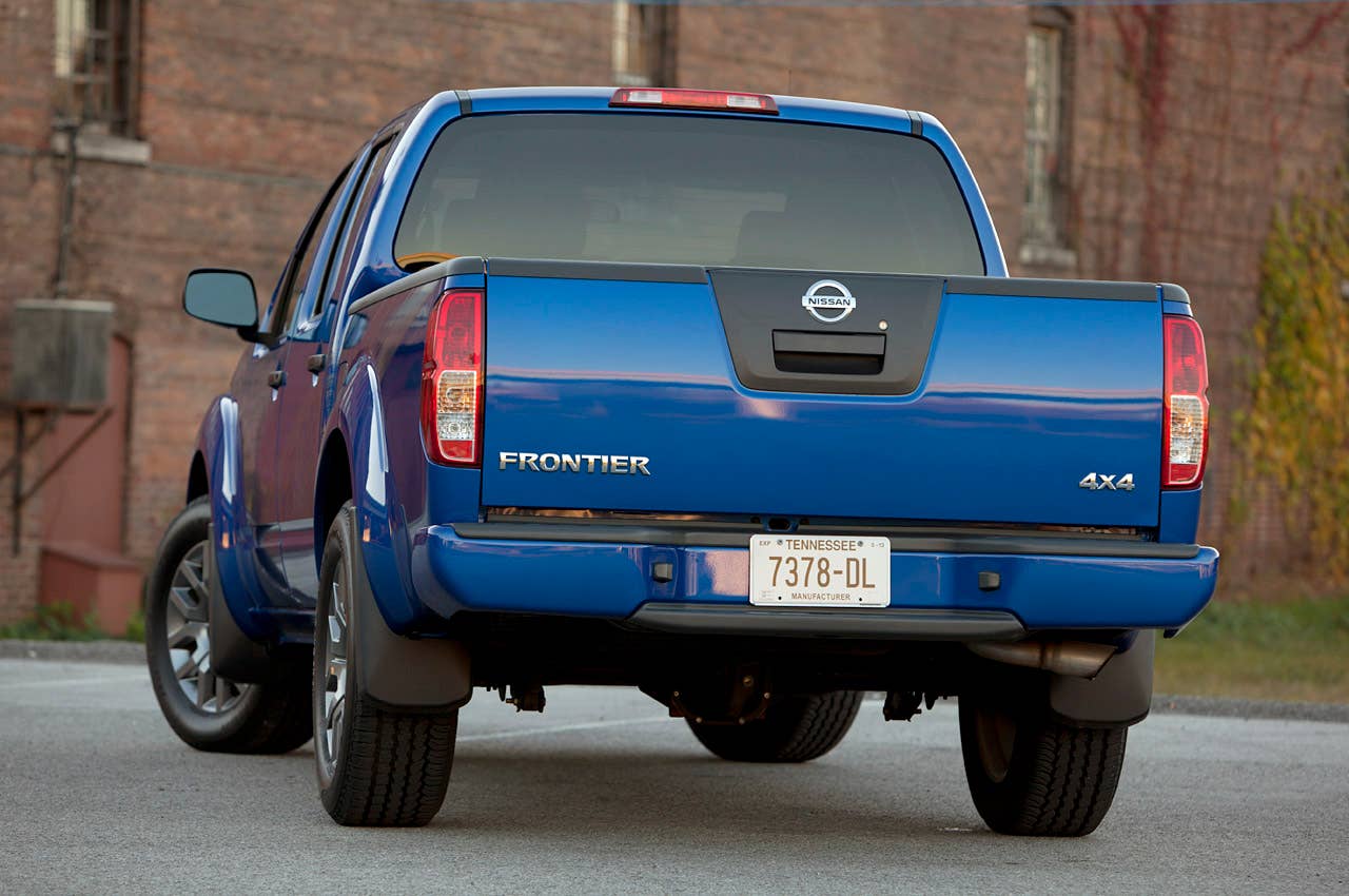 2012 Nissan Frontier Crew Cab 4x4 rear 3/4 view