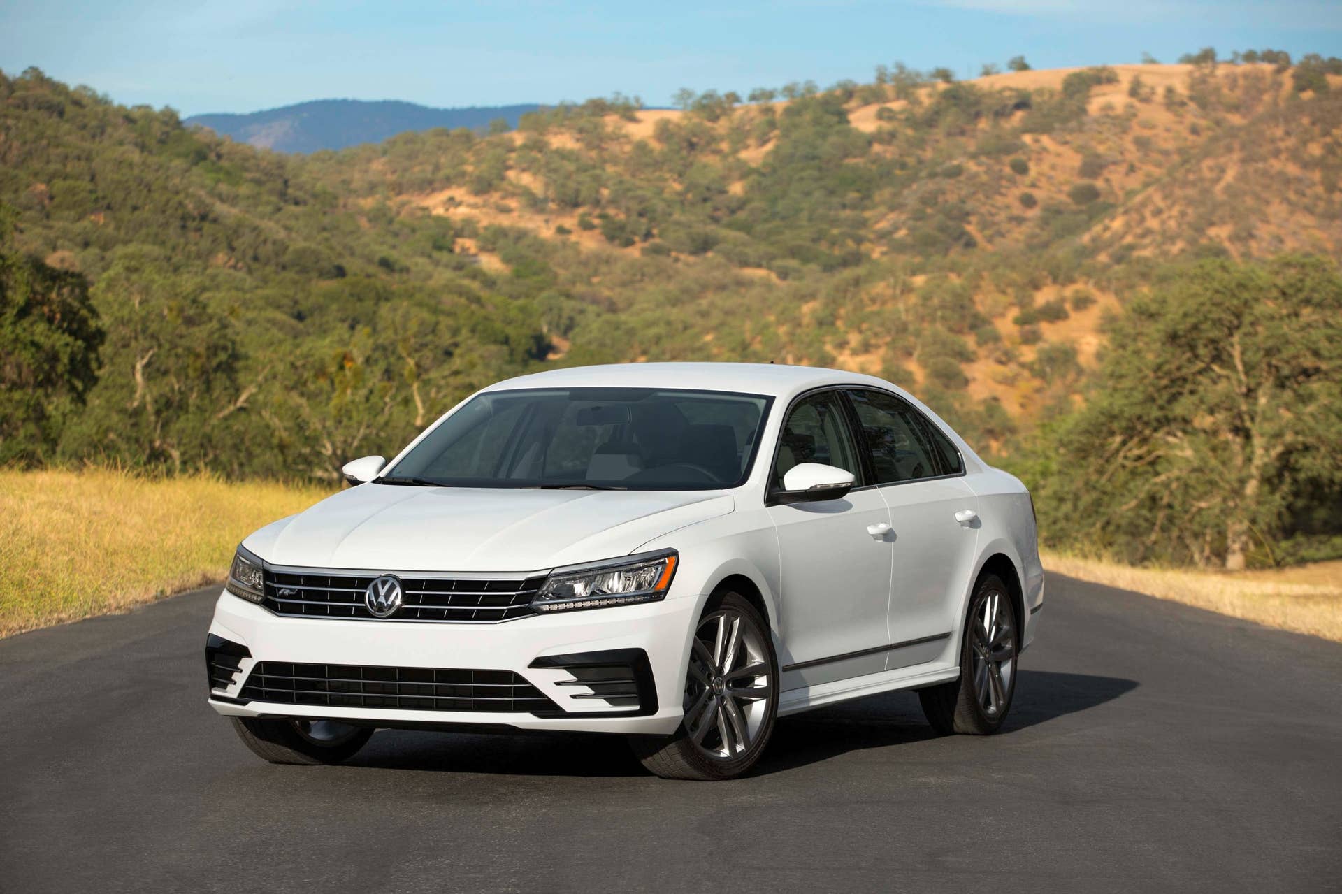 2016 volkswagen passat front