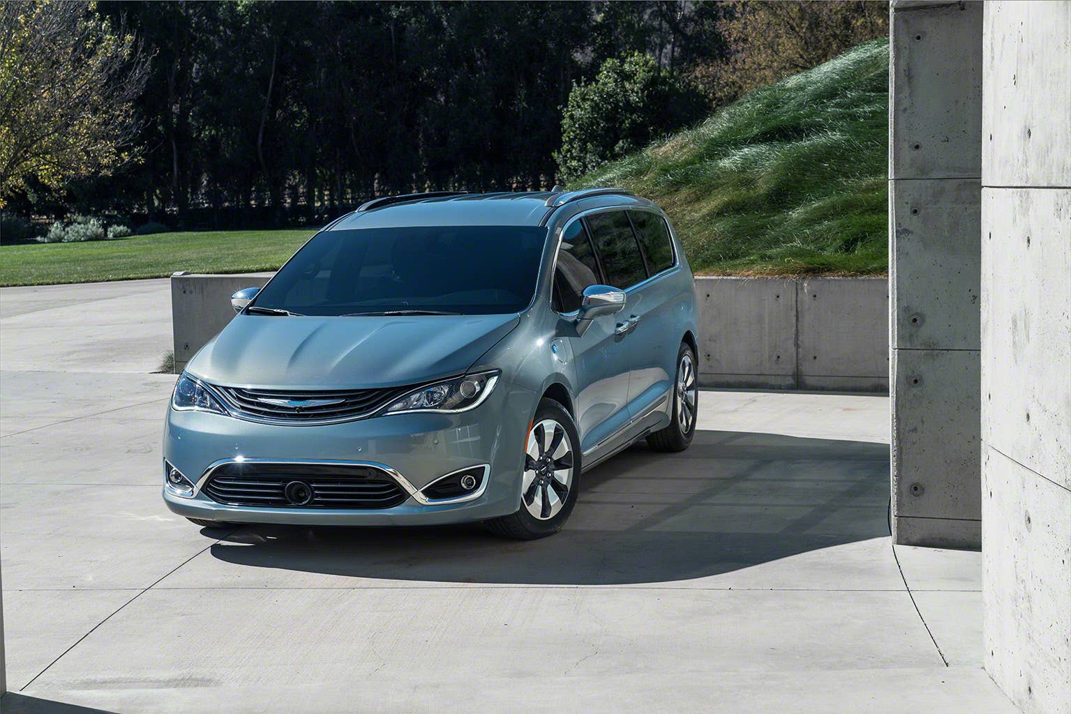 2017 Chrysler Pacifica Hybrid still in blue