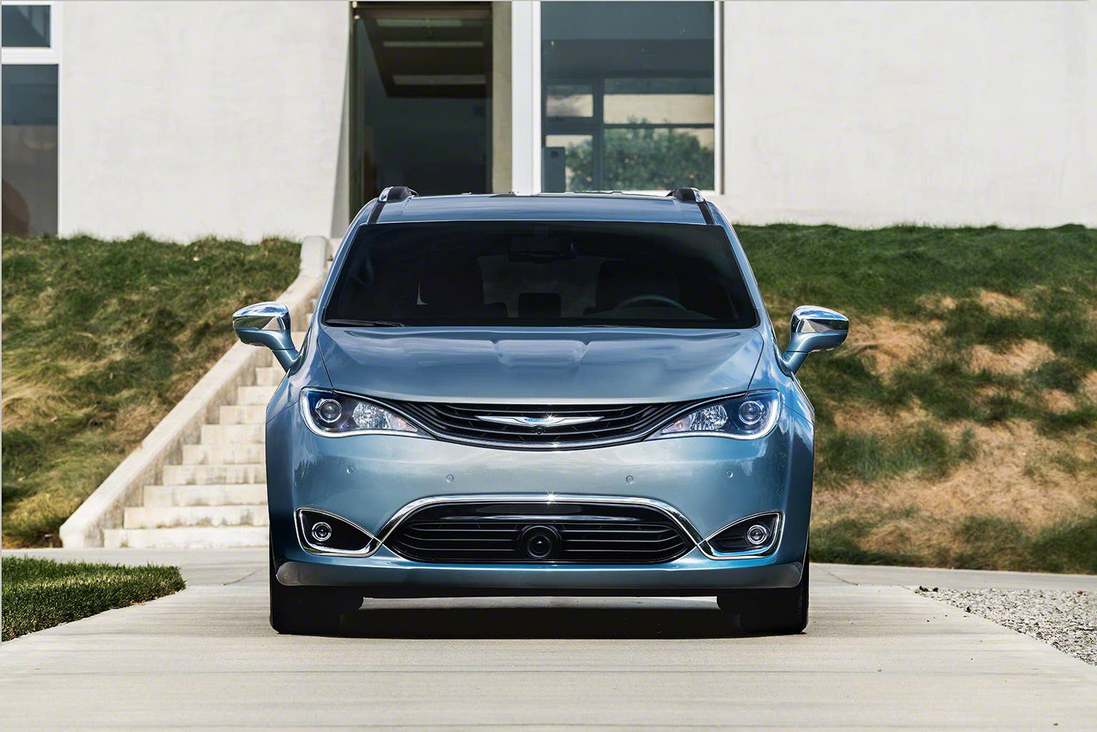 2017 Chrysler Pacifica Hybrid dead front