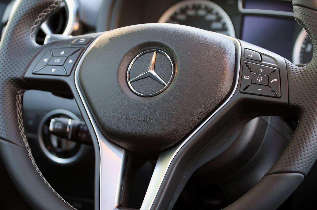 2012 Mercedes-Benz B-Class steering wheel