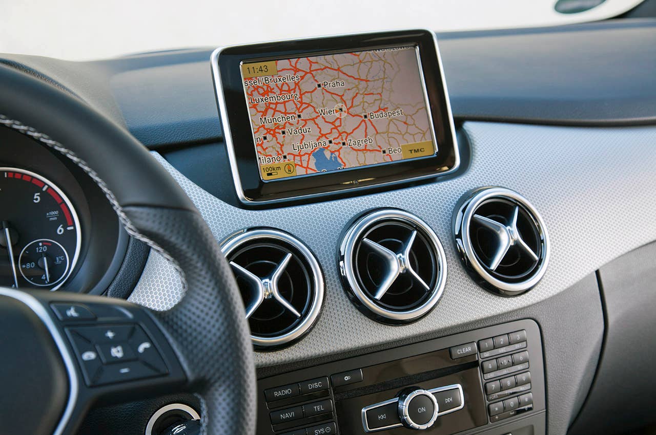 2012 Mercedes-Benz B-Class dash