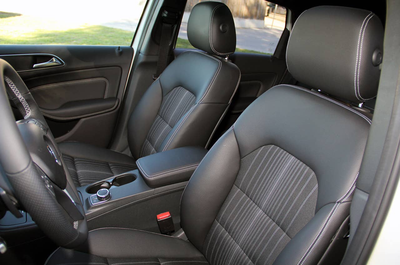 2012 Mercedes-Benz B-Class front seats