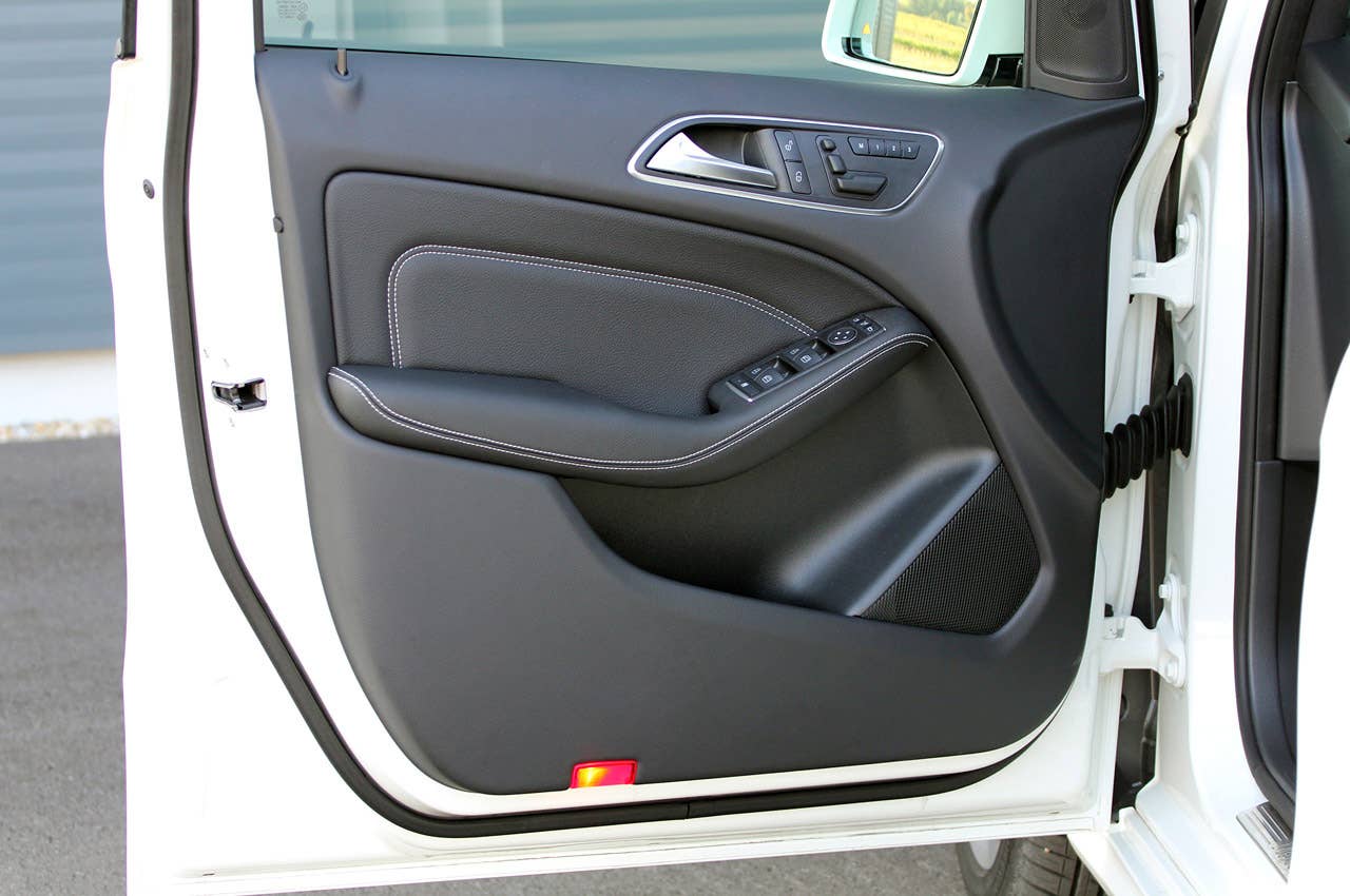 2012 Mercedes-Benz B-Class door
