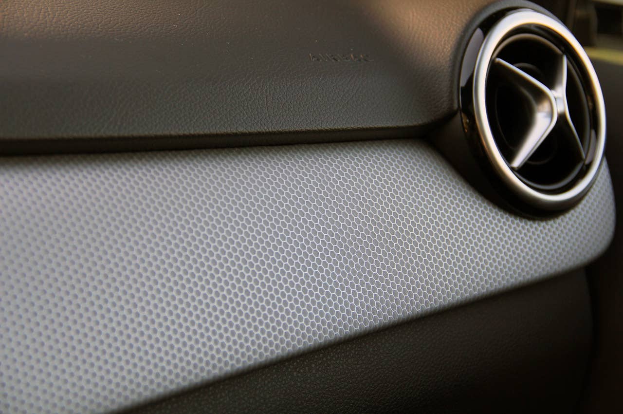 2012 Mercedes-Benz B-Class dash