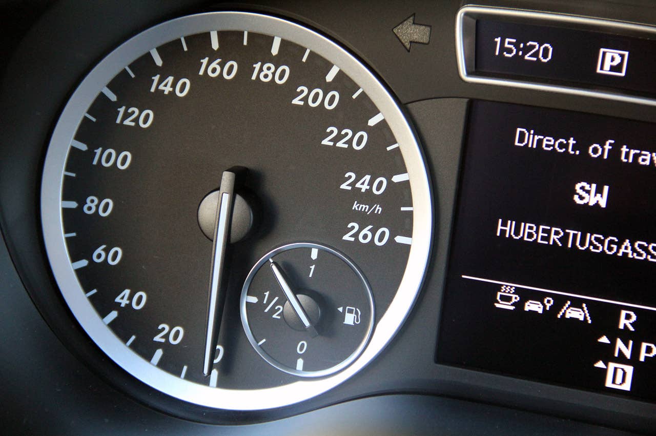 2012 Mercedes-Benz B-Class speedometer