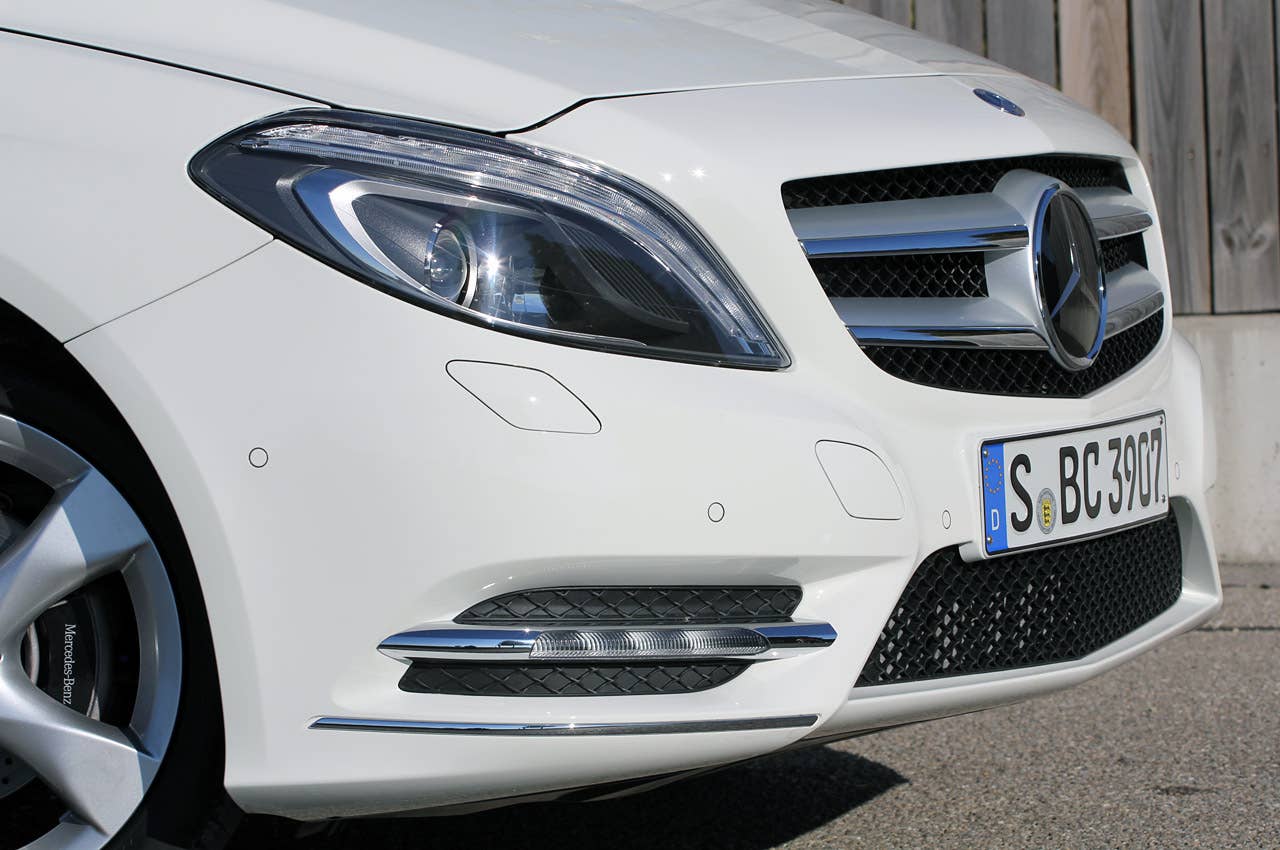2012 Mercedes-Benz B-Class front detail