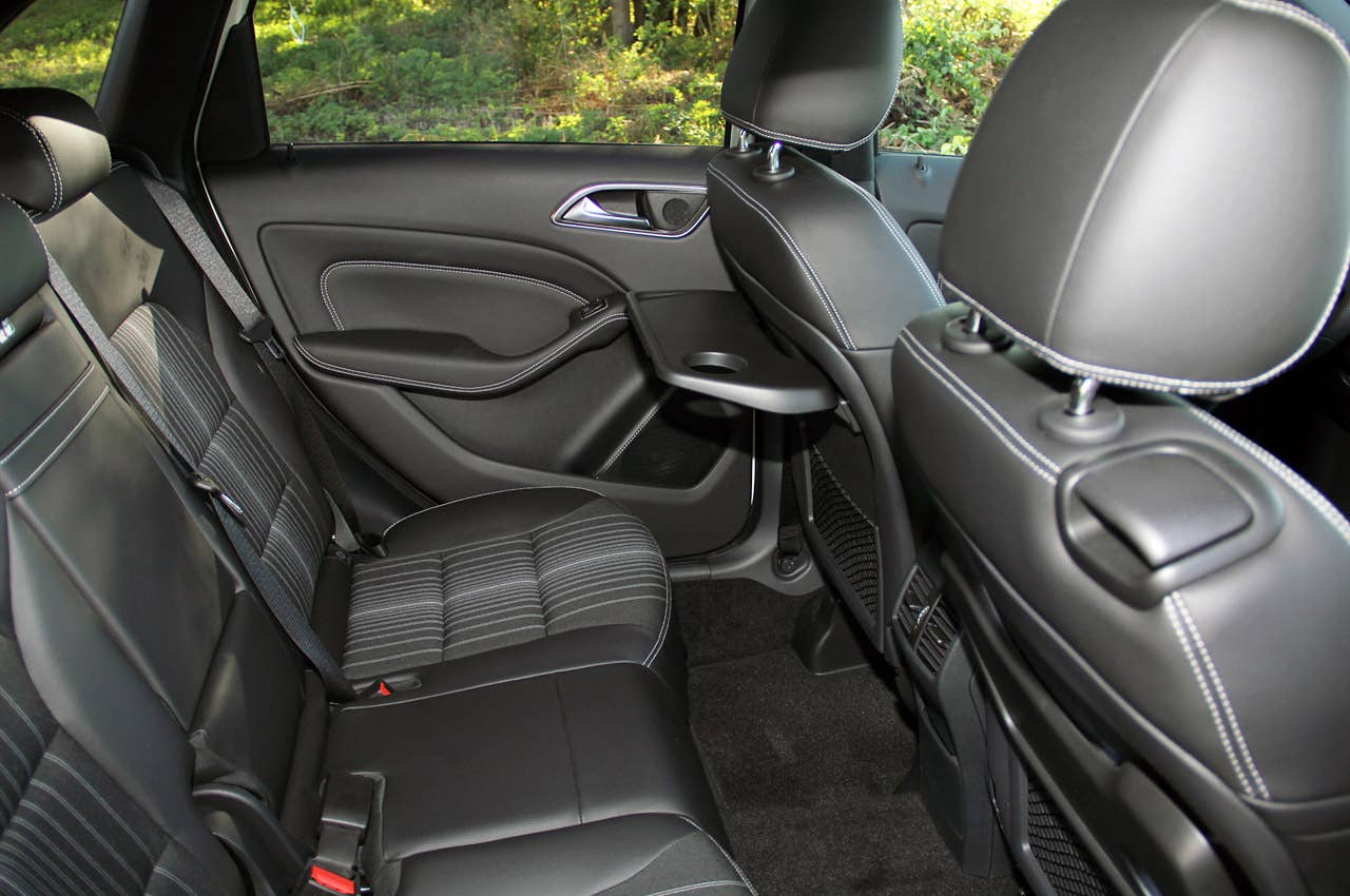 2012 Mercedes-Benz B-Class rear seats