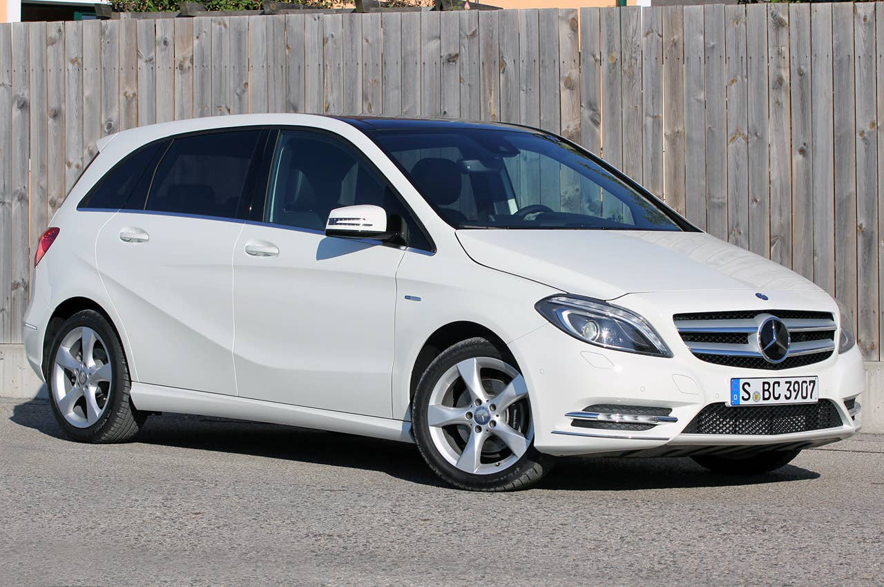 2012 Mercedes-Benz B-Class front 3/4 view