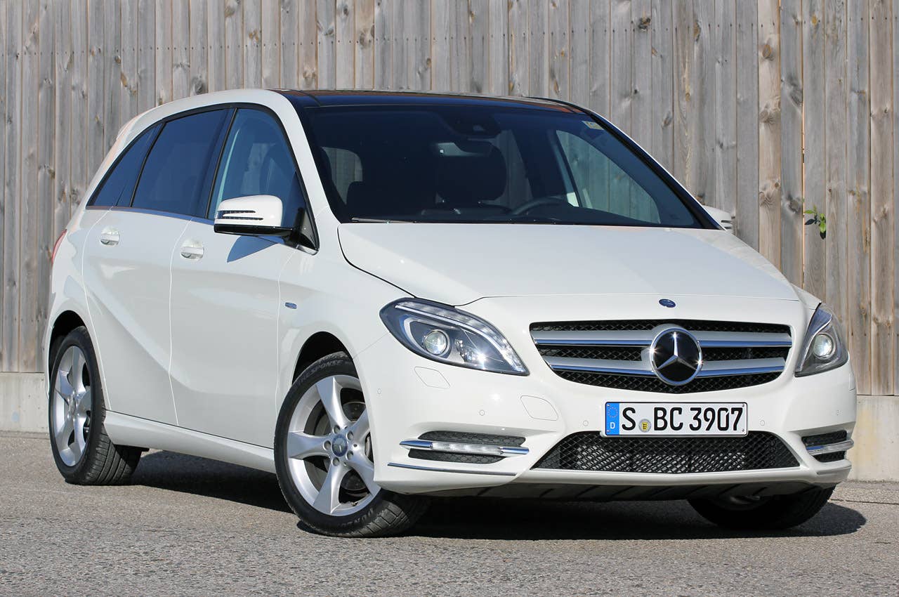 2012 Mercedes-Benz B-Class front 3/4 view