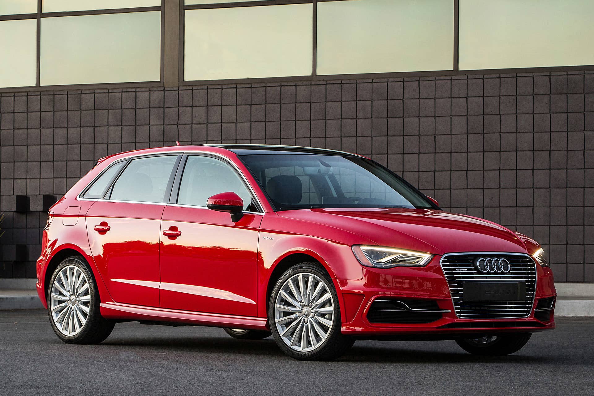 2016 Audi A3 Sportback E-Tron front 3/4 view