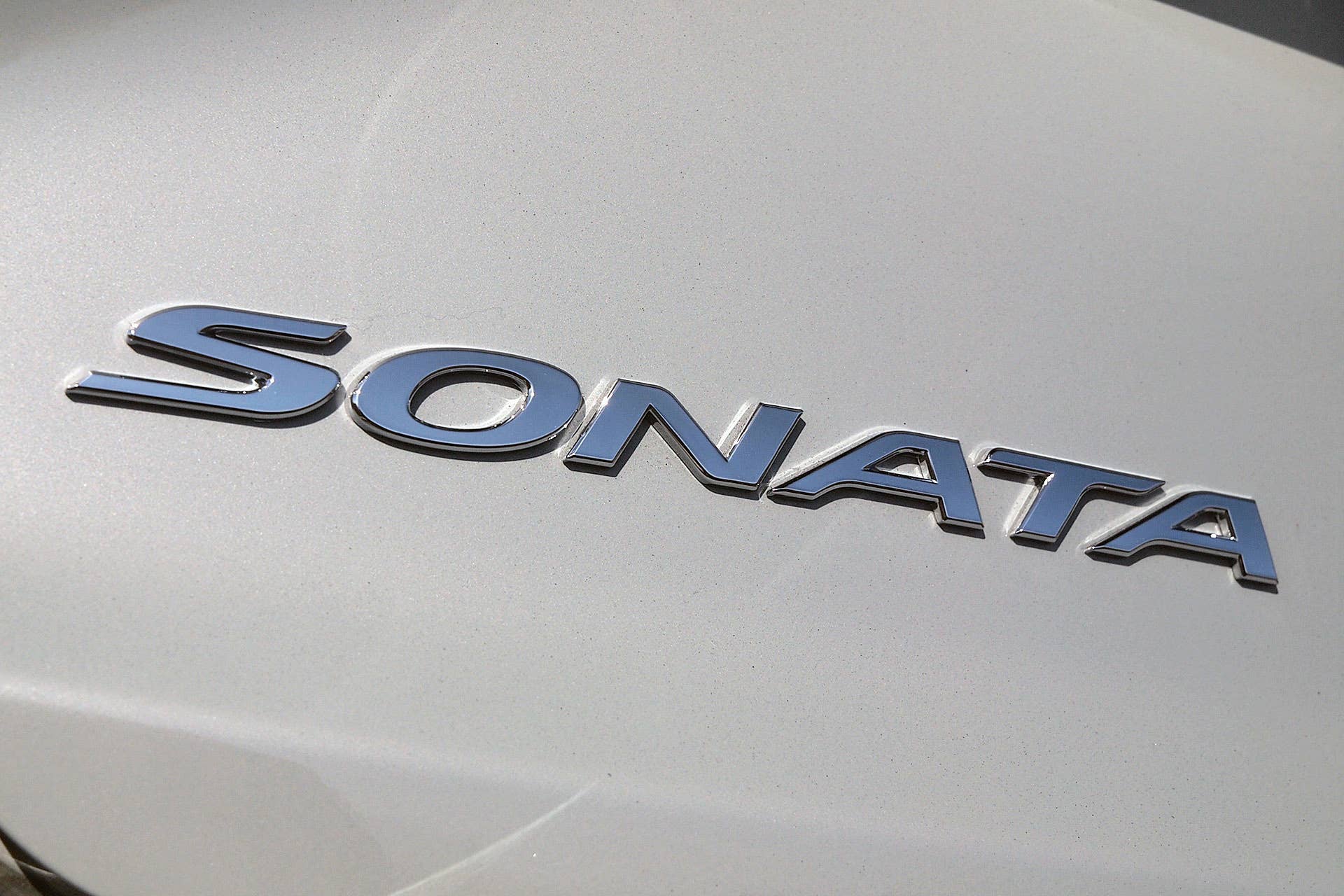 2016 Hyundai Sonata Plug-In Hybrid badge