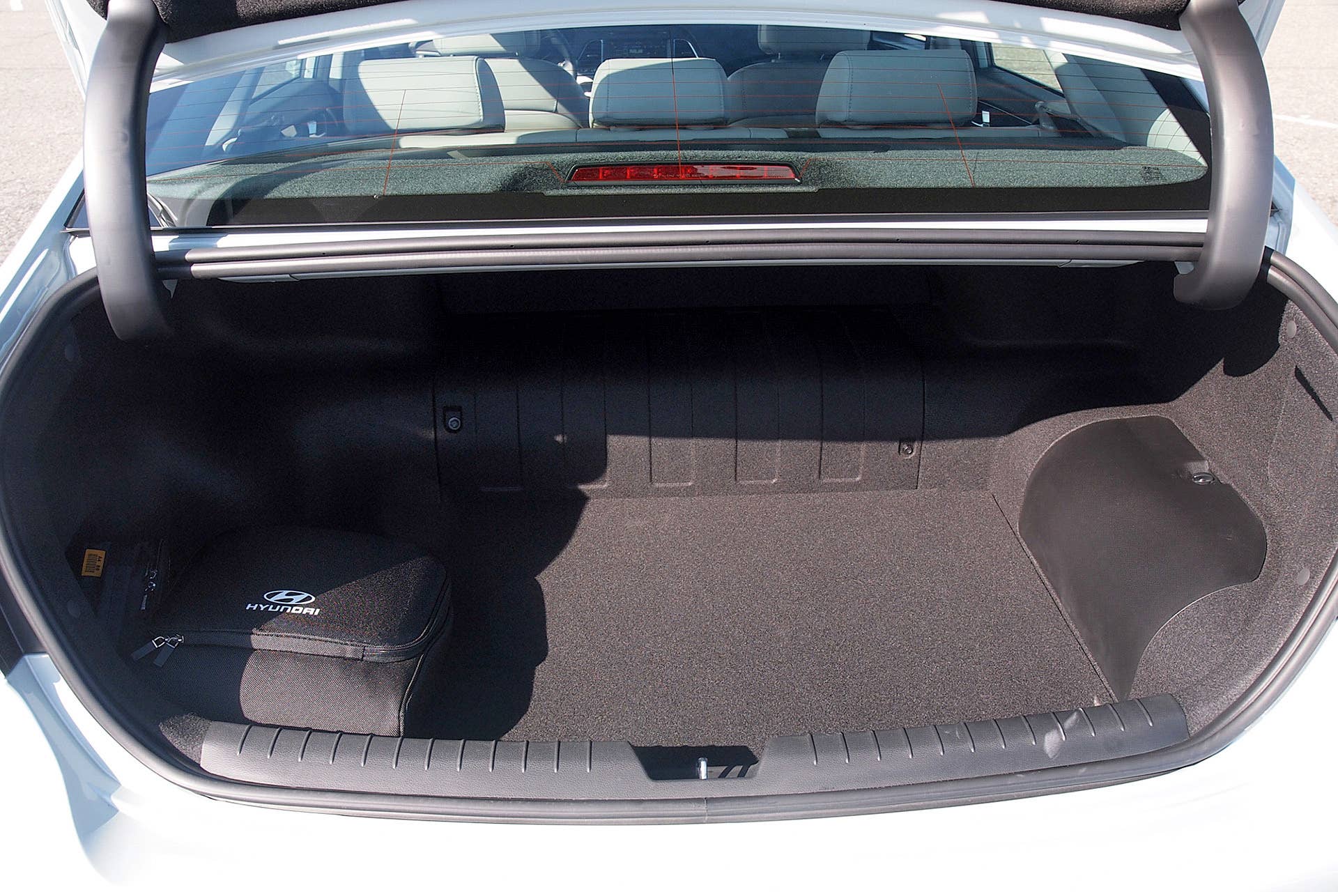 2016 Hyundai Sonata Plug-In Hybrid trunk
