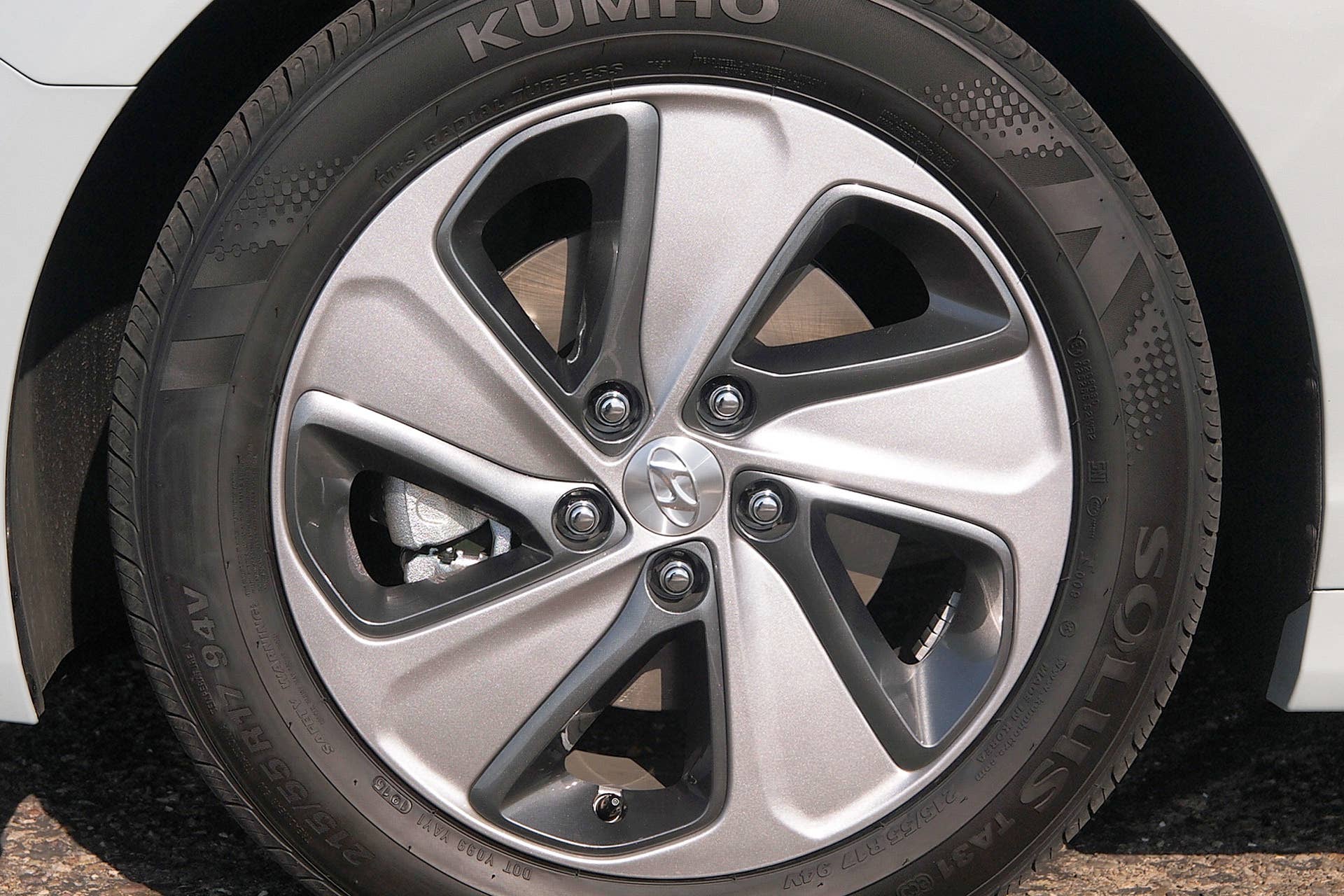 2016 Hyundai Sonata Plug-In Hybrid wheel