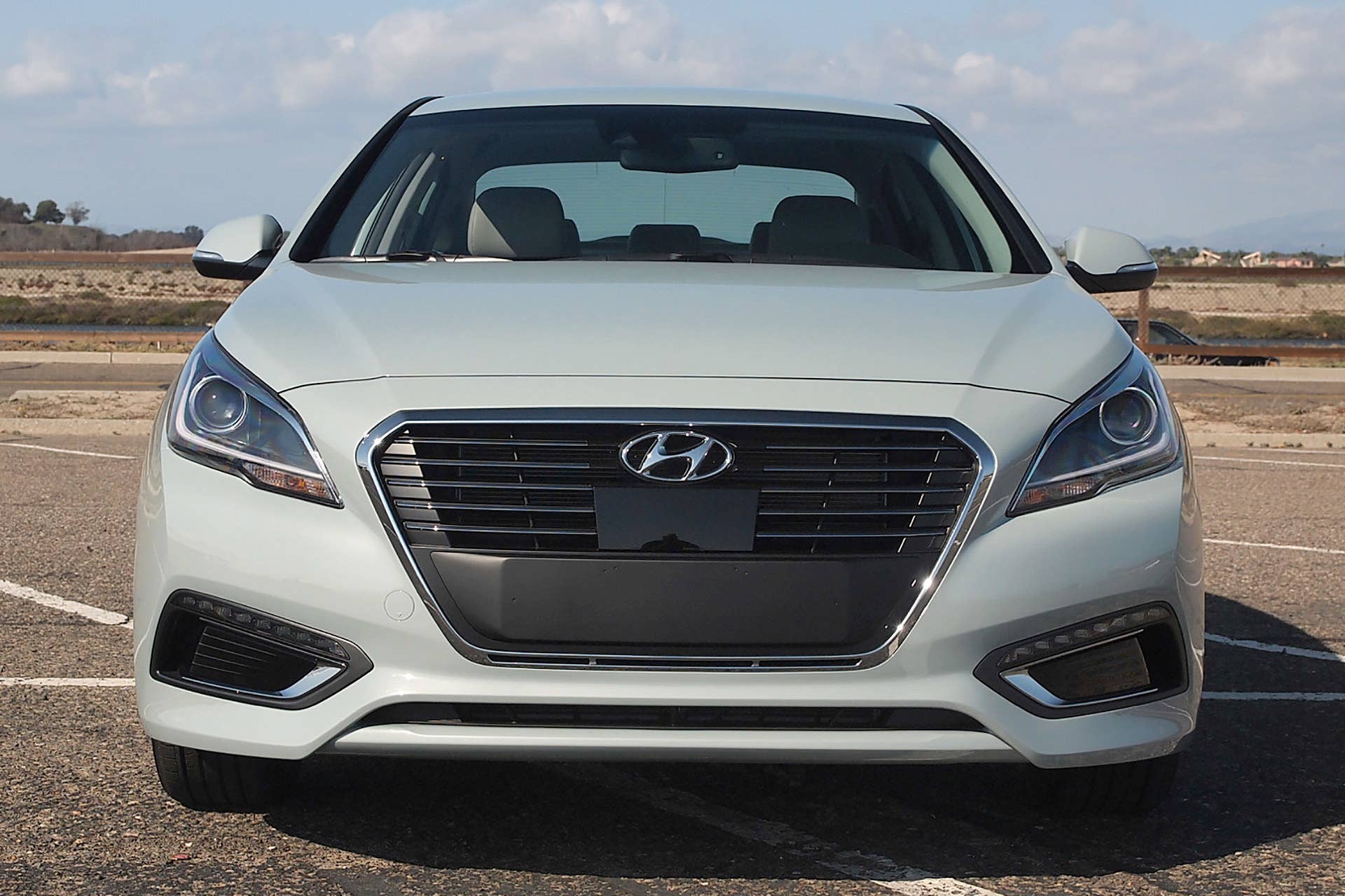 2016 Hyundai Sonata Plug-In Hybrid front view