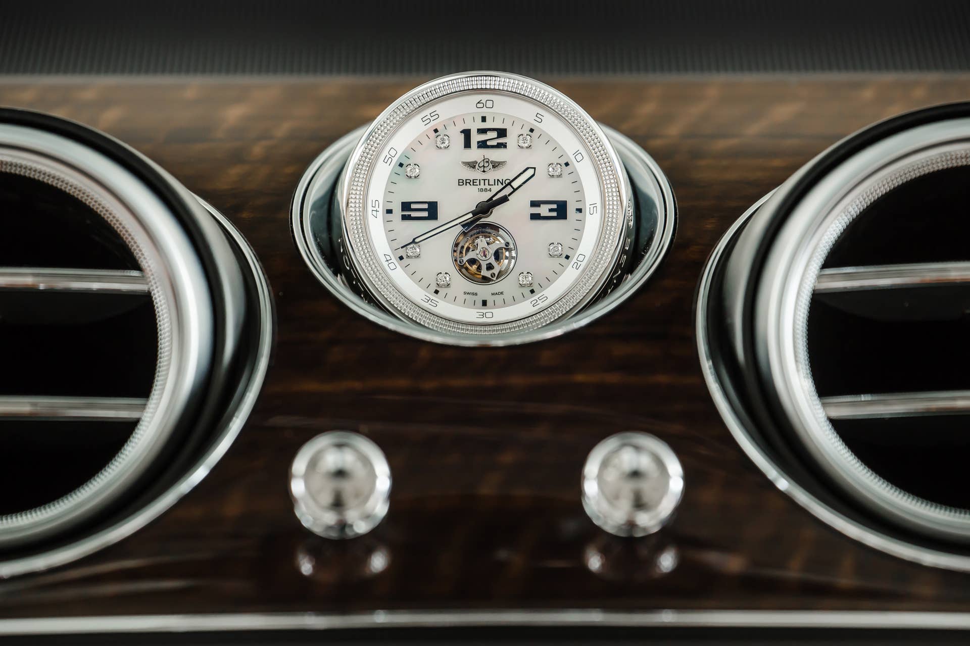 Bentley Bentayga Breitling watch clock