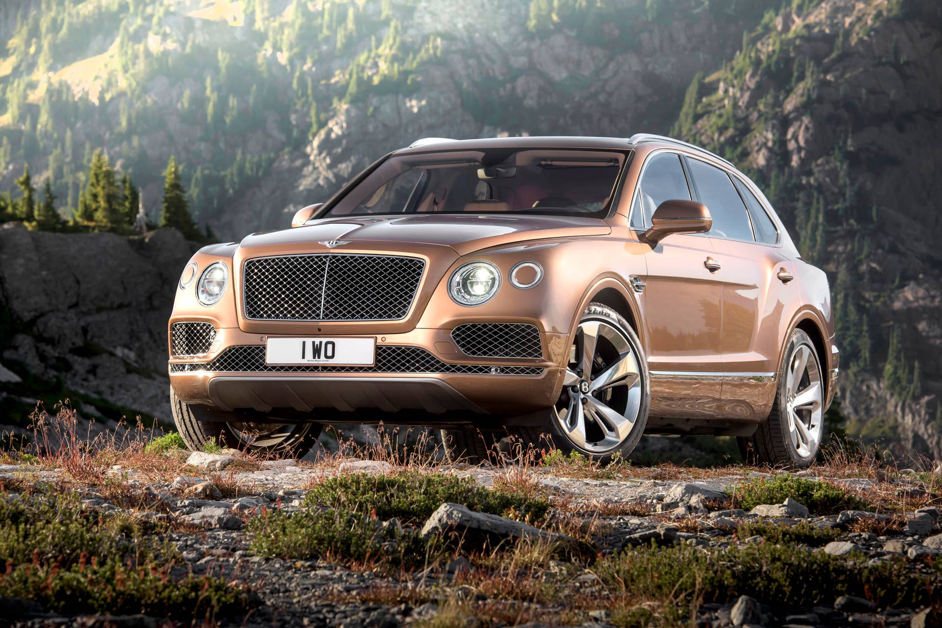 Bentley Bentayga front 3/4 static