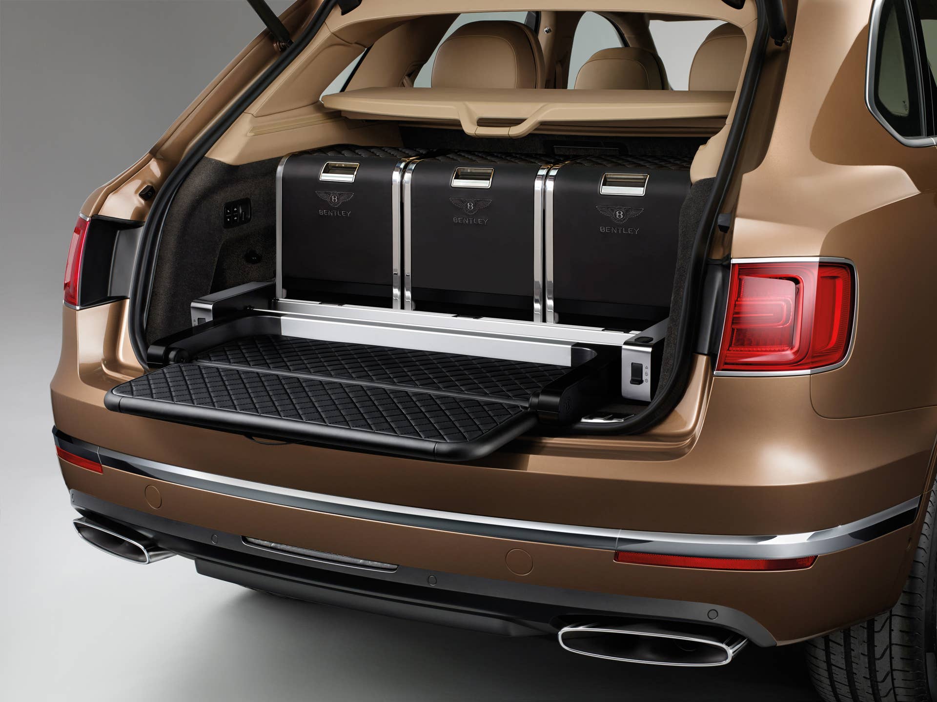 Bentley Bentayga cargo