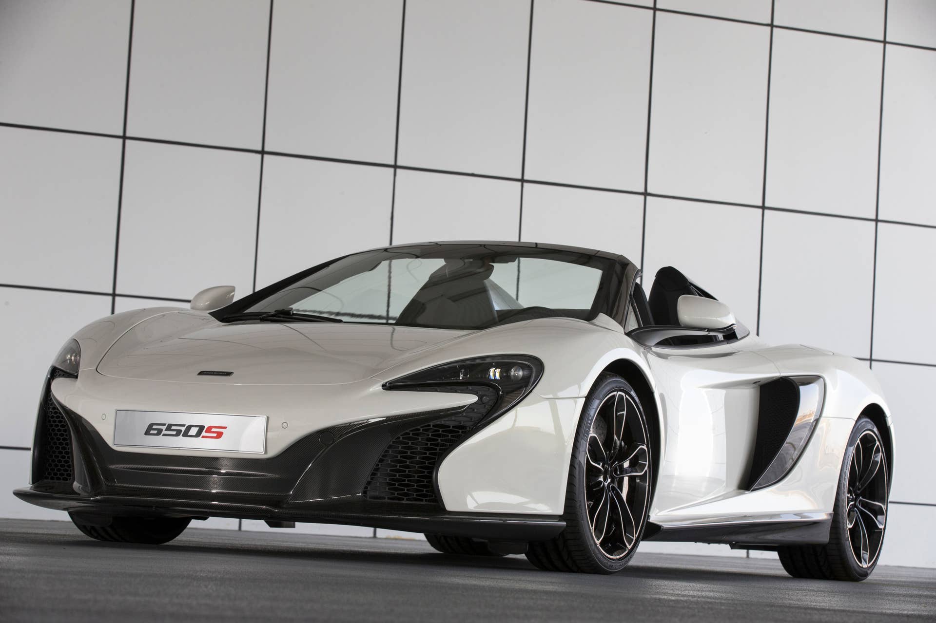 McLaren 650S Spider Al Sahara 79 by MSO static front 3/4 roof down