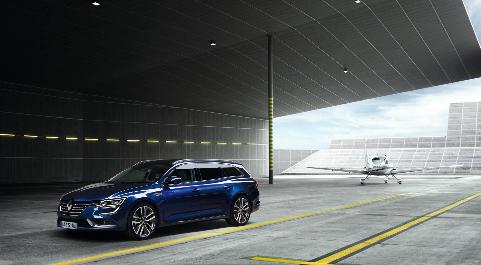 Renault Talisman Estate airport hangar
