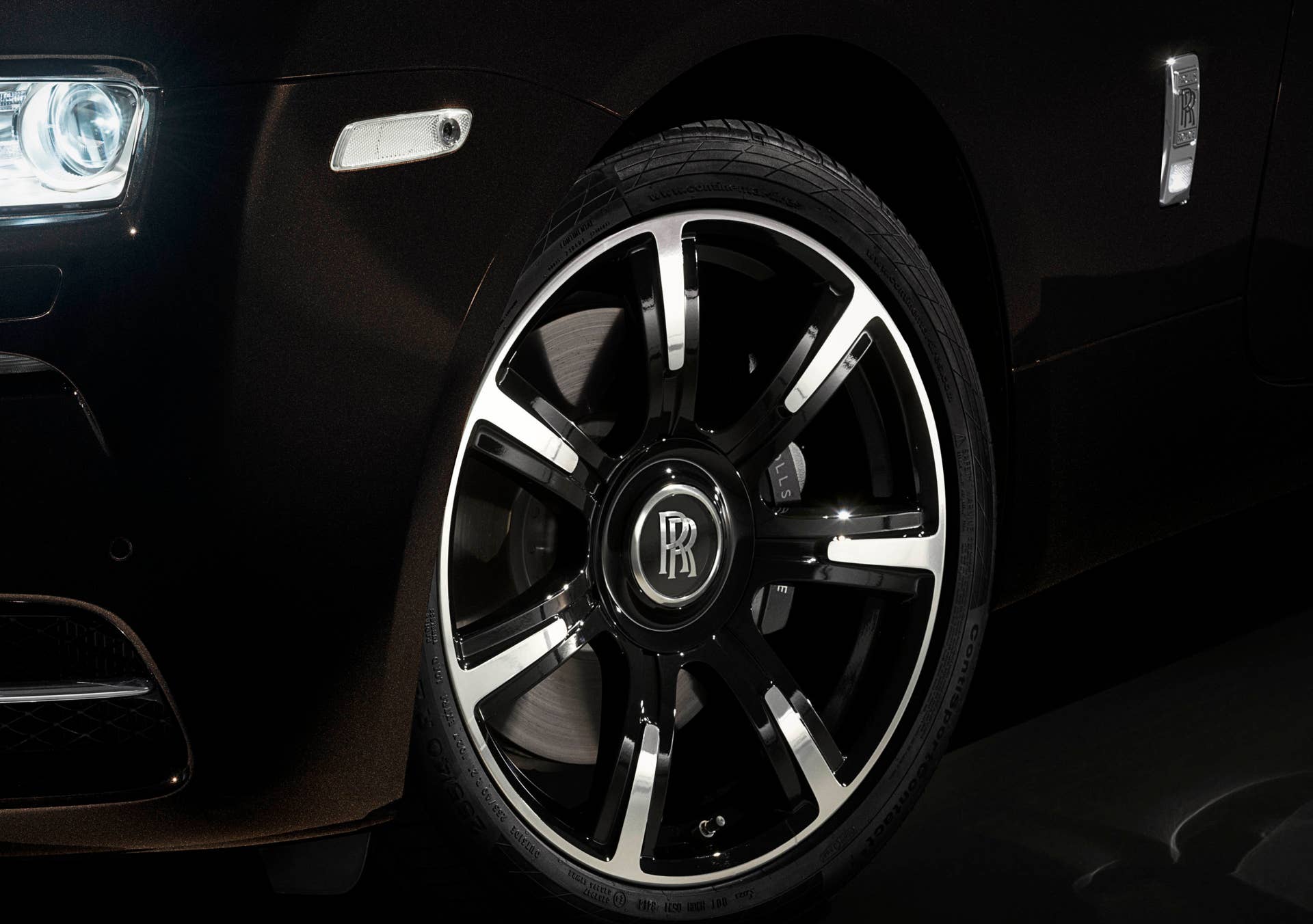 Rolls-Royce Wraith Inspired by Music wheel