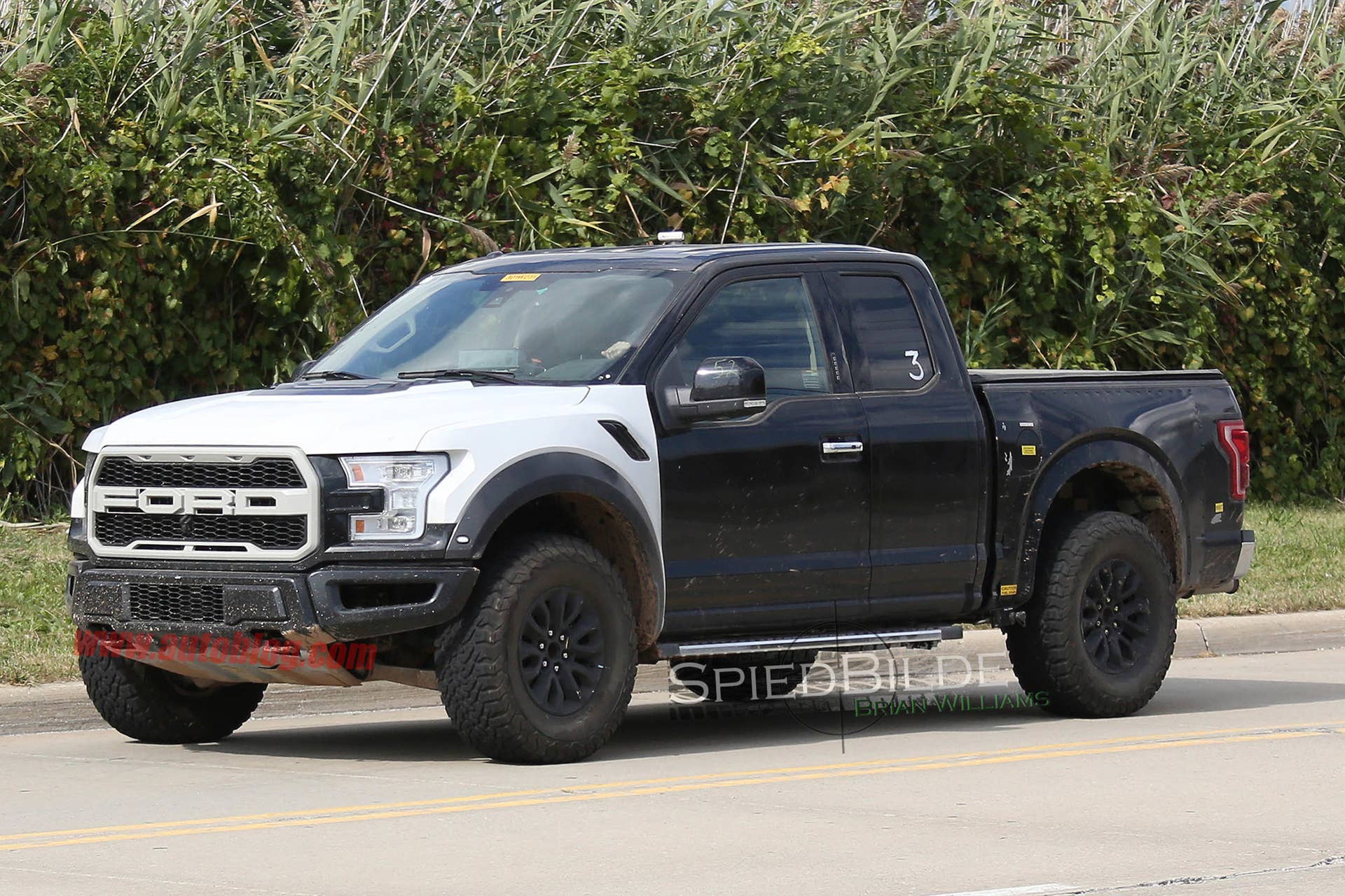 2017 Ford F-150 Raptor spied front 3/4