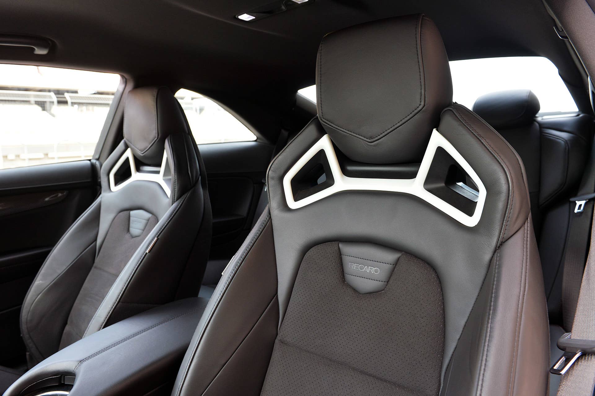 2016 Cadillac ATS-V front seats